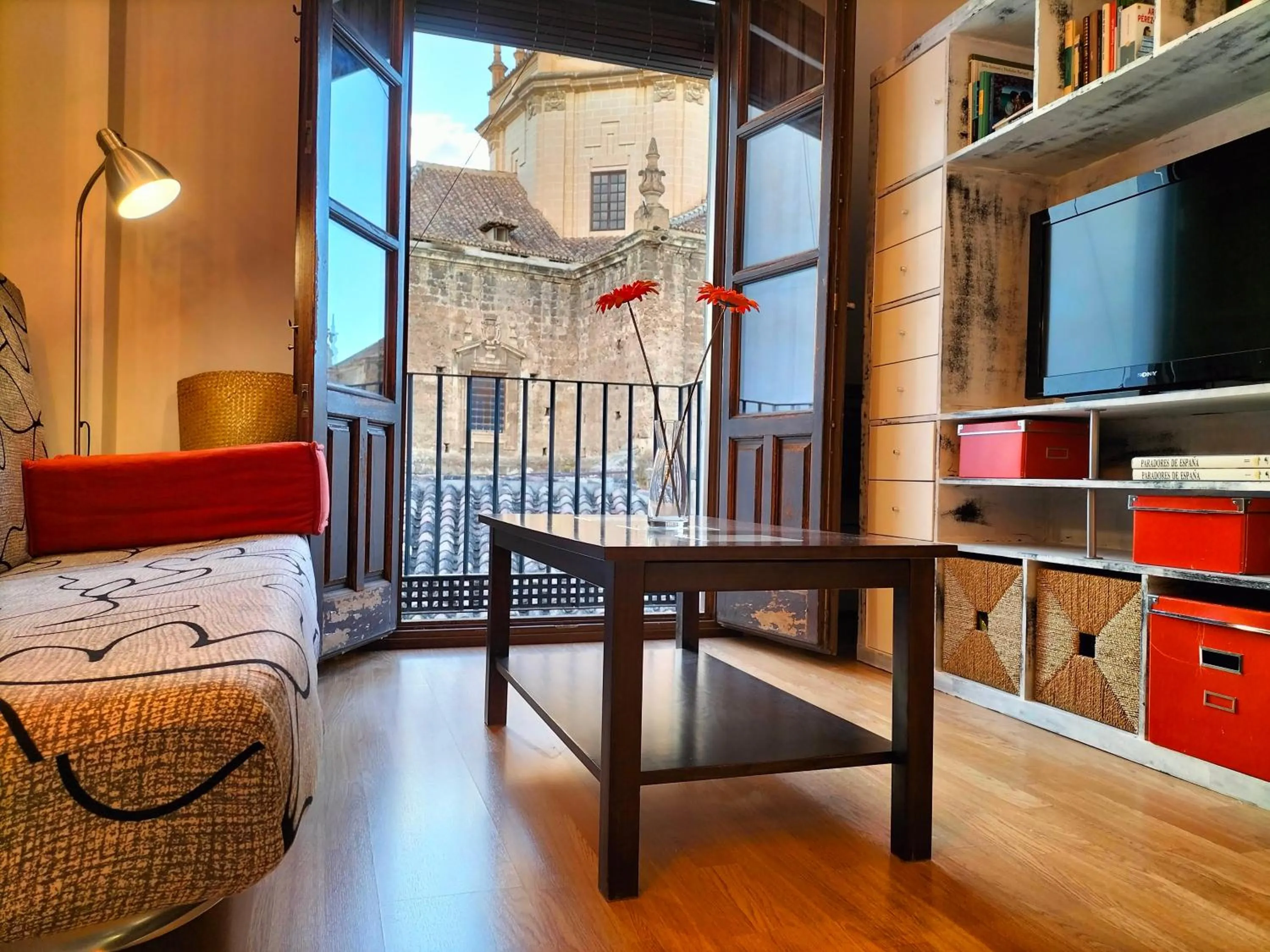 Living room, Bed in Casa Montalbán Apartamentos Turísticos