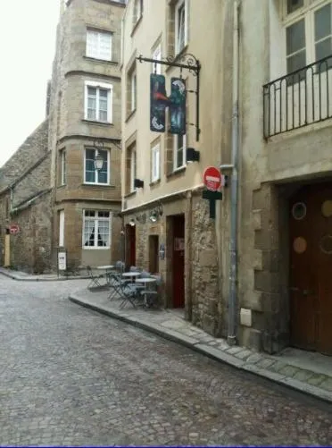 Facade/entrance in Le Port Malo