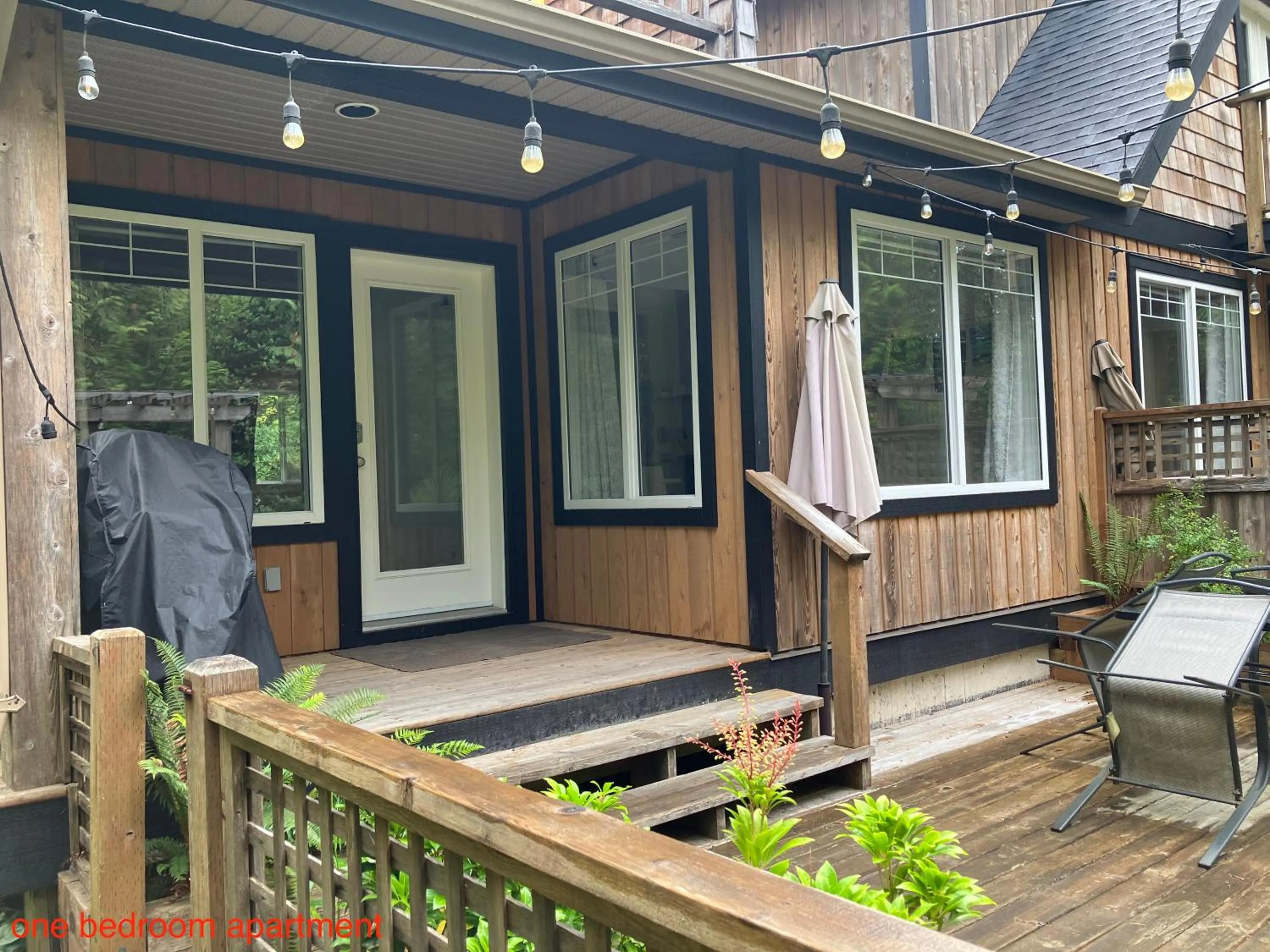 Facade/entrance in Sienna's Tree House (Tall Trees And Salty Breeze)