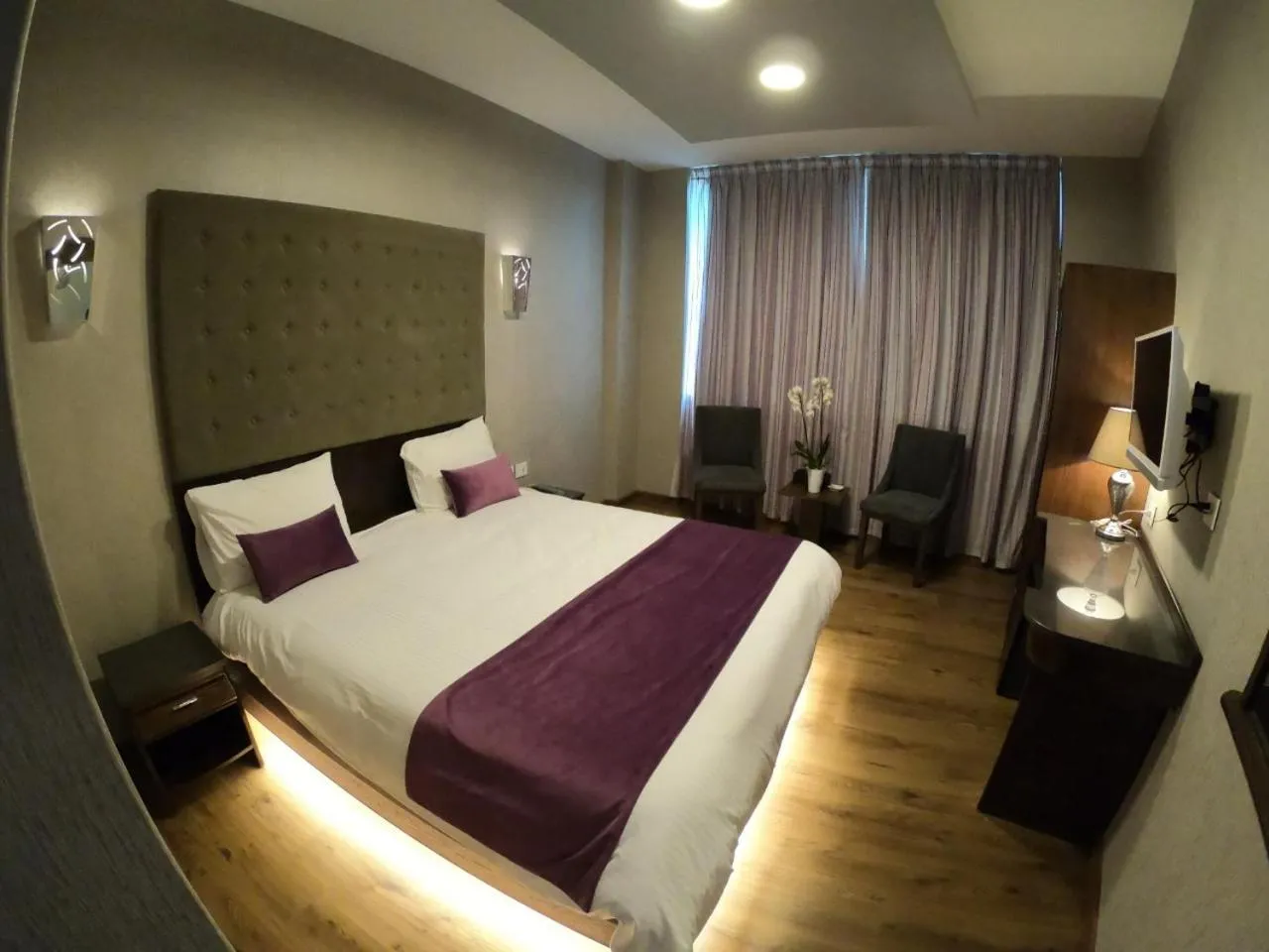 Photo of the whole room, Bed in Eden Hotel