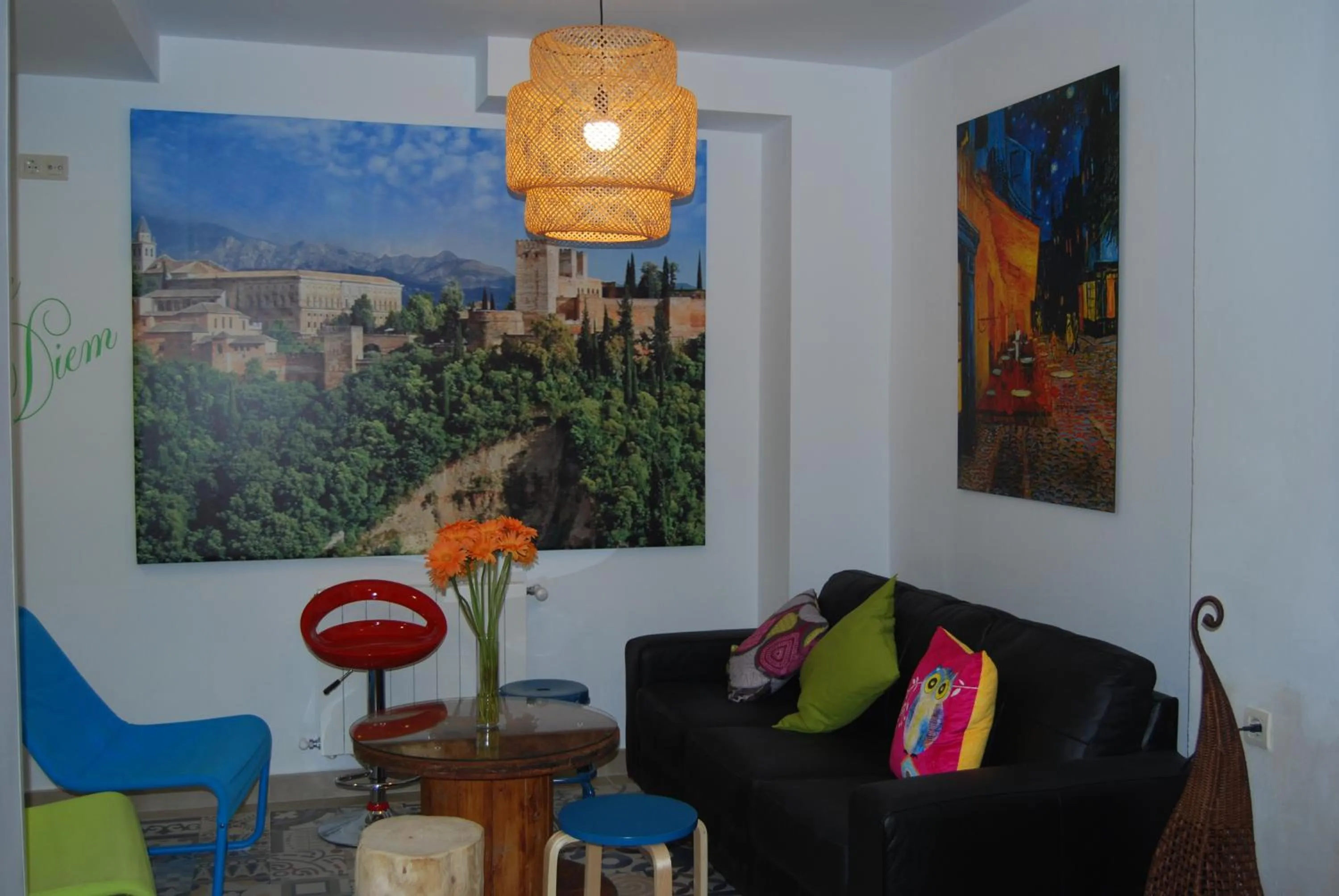 Communal lounge/ TV room in Oh! My Hostel