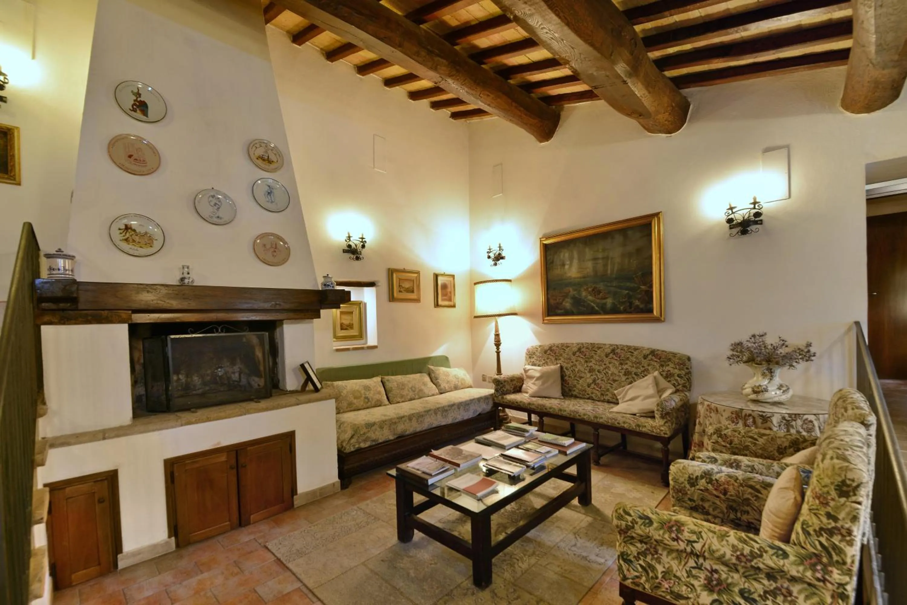 Communal lounge/ TV room in Agriturismo Sasso Rosso