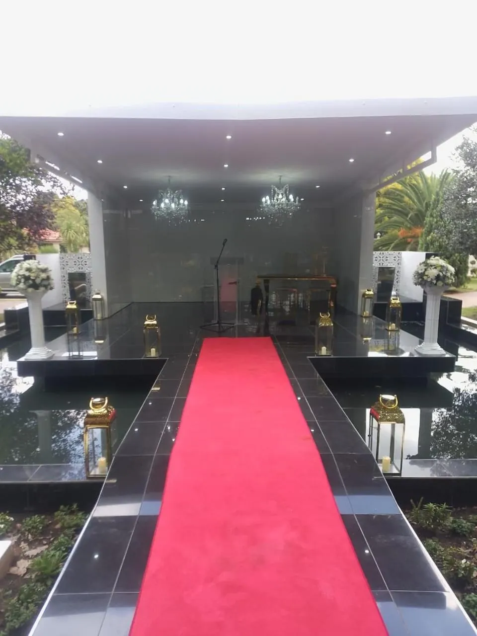 wedding in Airport Gardens Boutique Hotel