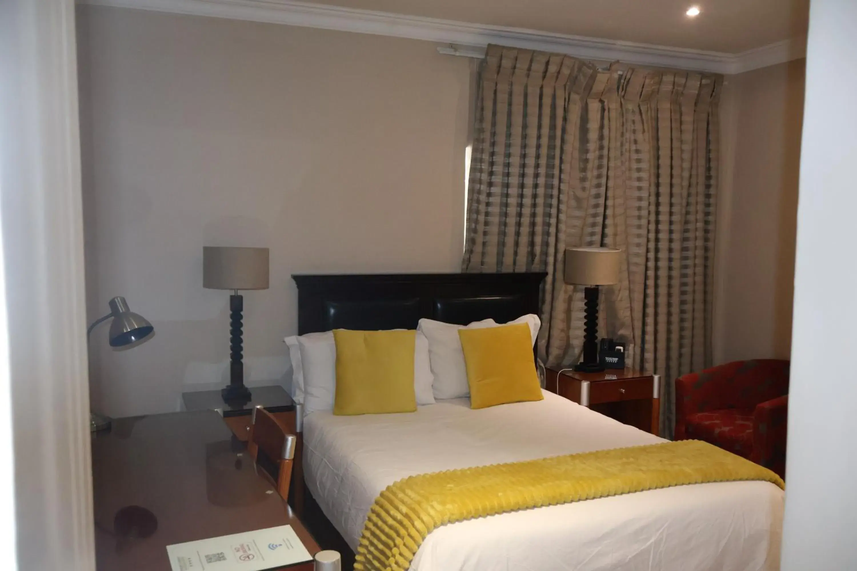 Double Room with Private Bathroom in Airport Gardens Boutique Hotel Double Room with Private Bathroom in Airport Gardens Boutique Hotel