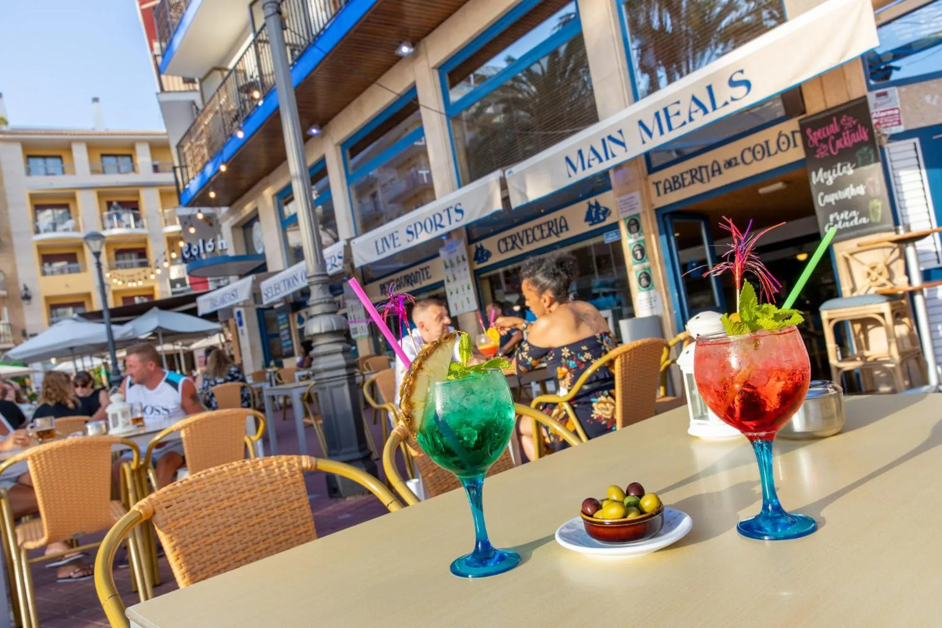 Restaurant/places to eat in Hotel Colón