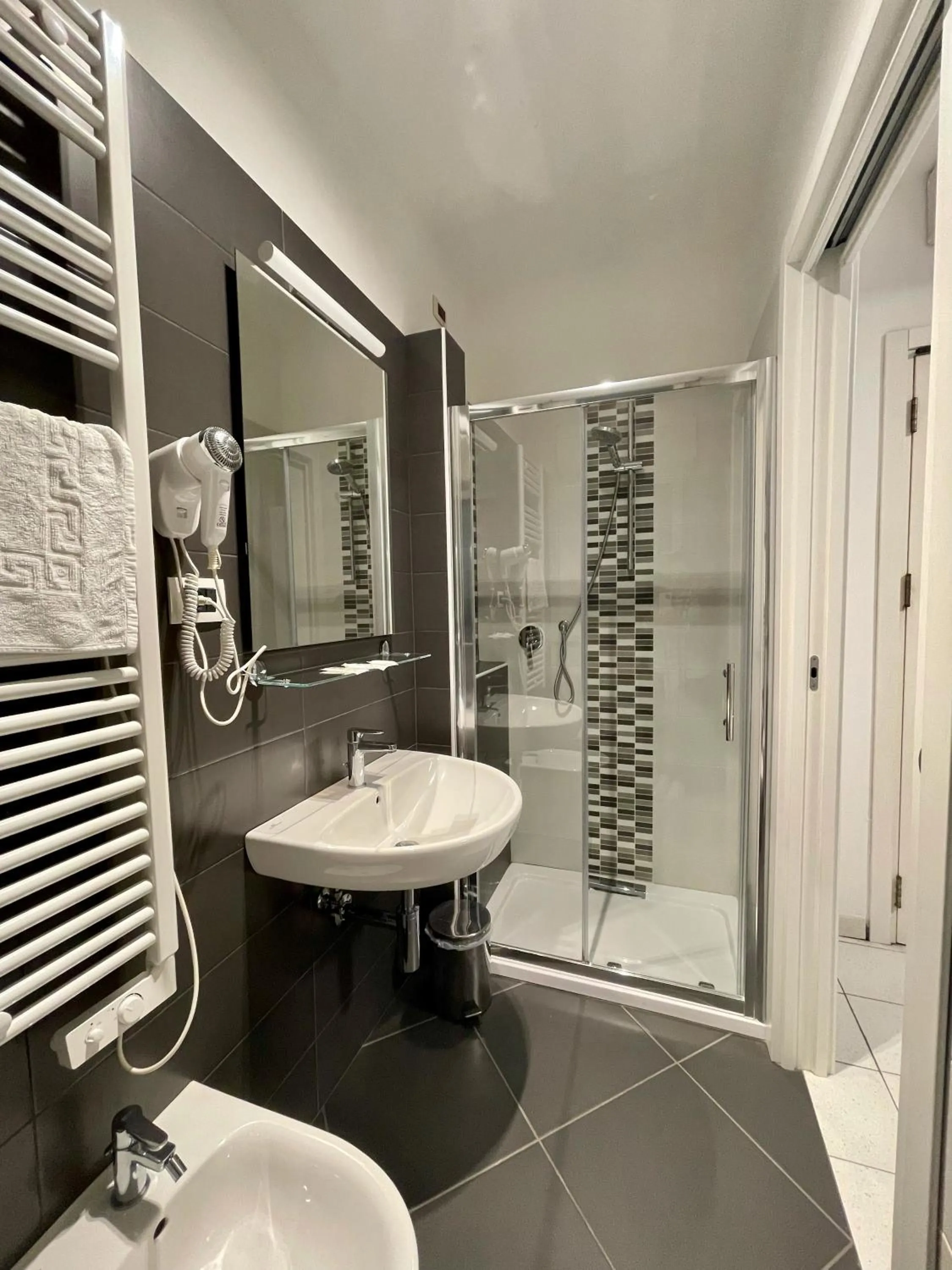 Bathroom in Hotel Mediterraneo