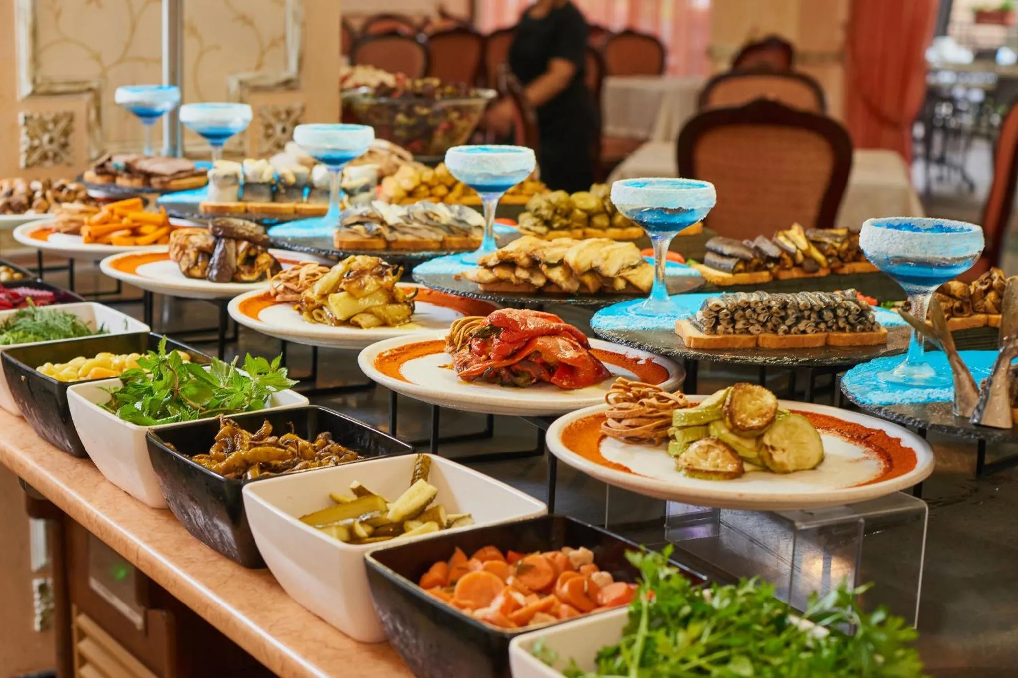 Food and drinks in Karolina Hotel