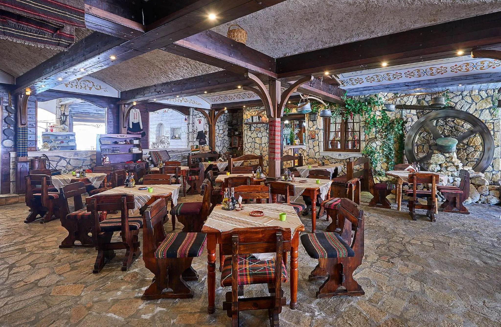 Restaurant/places to eat in Karolina Hotel