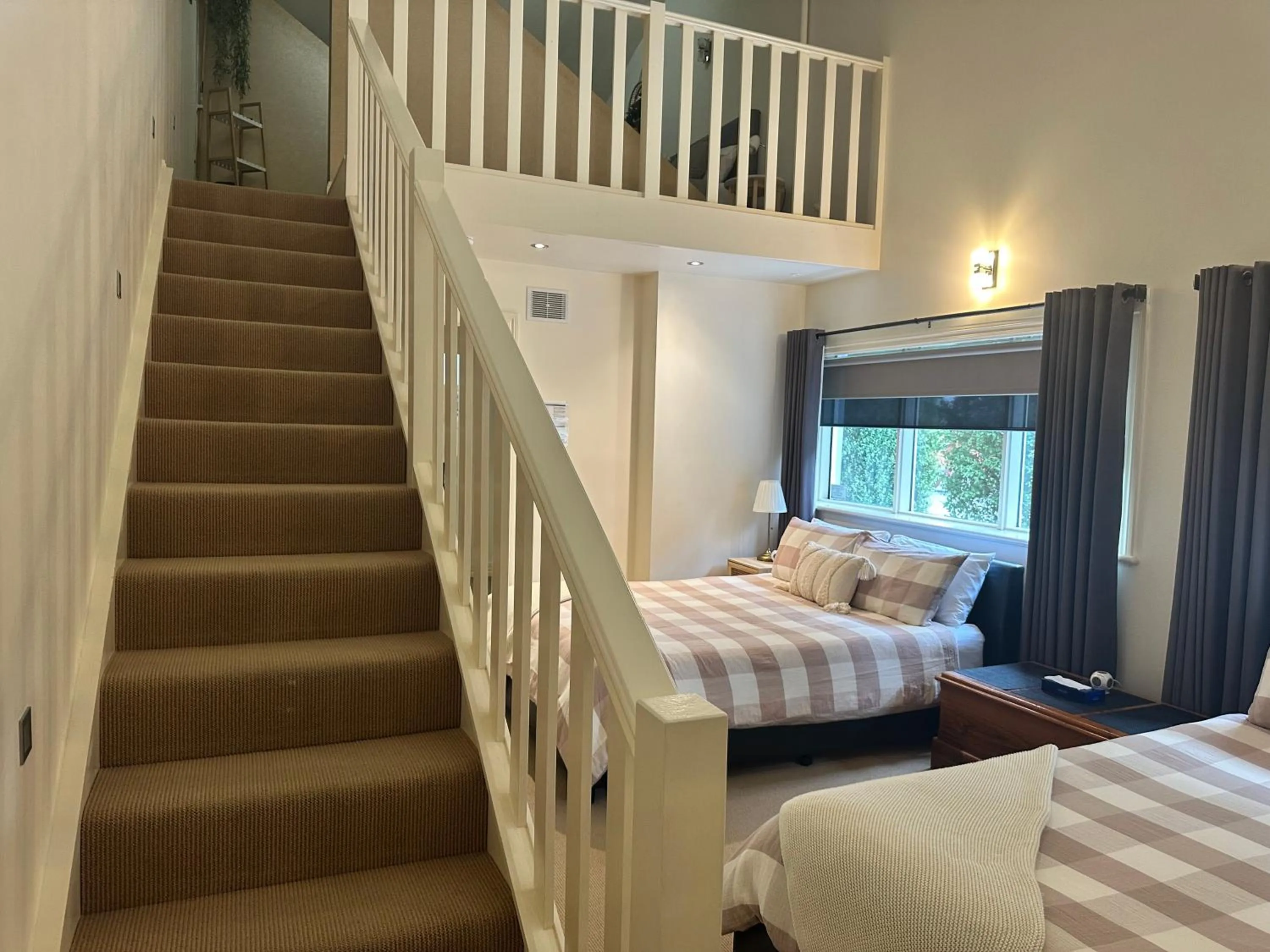 Bedroom, Bed in Austral Place 88 via Merri River