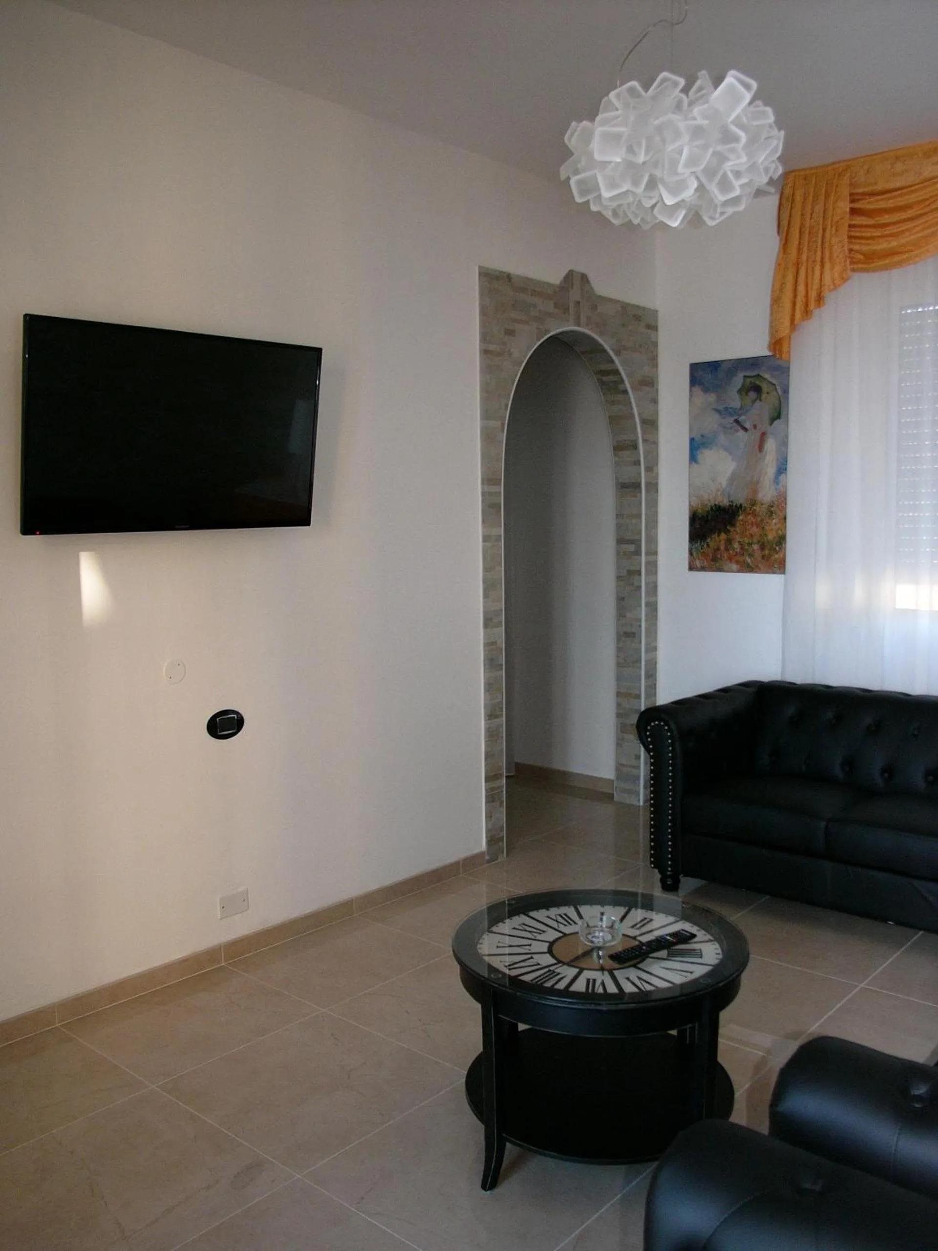 Communal lounge/ TV room in Hotel Lido