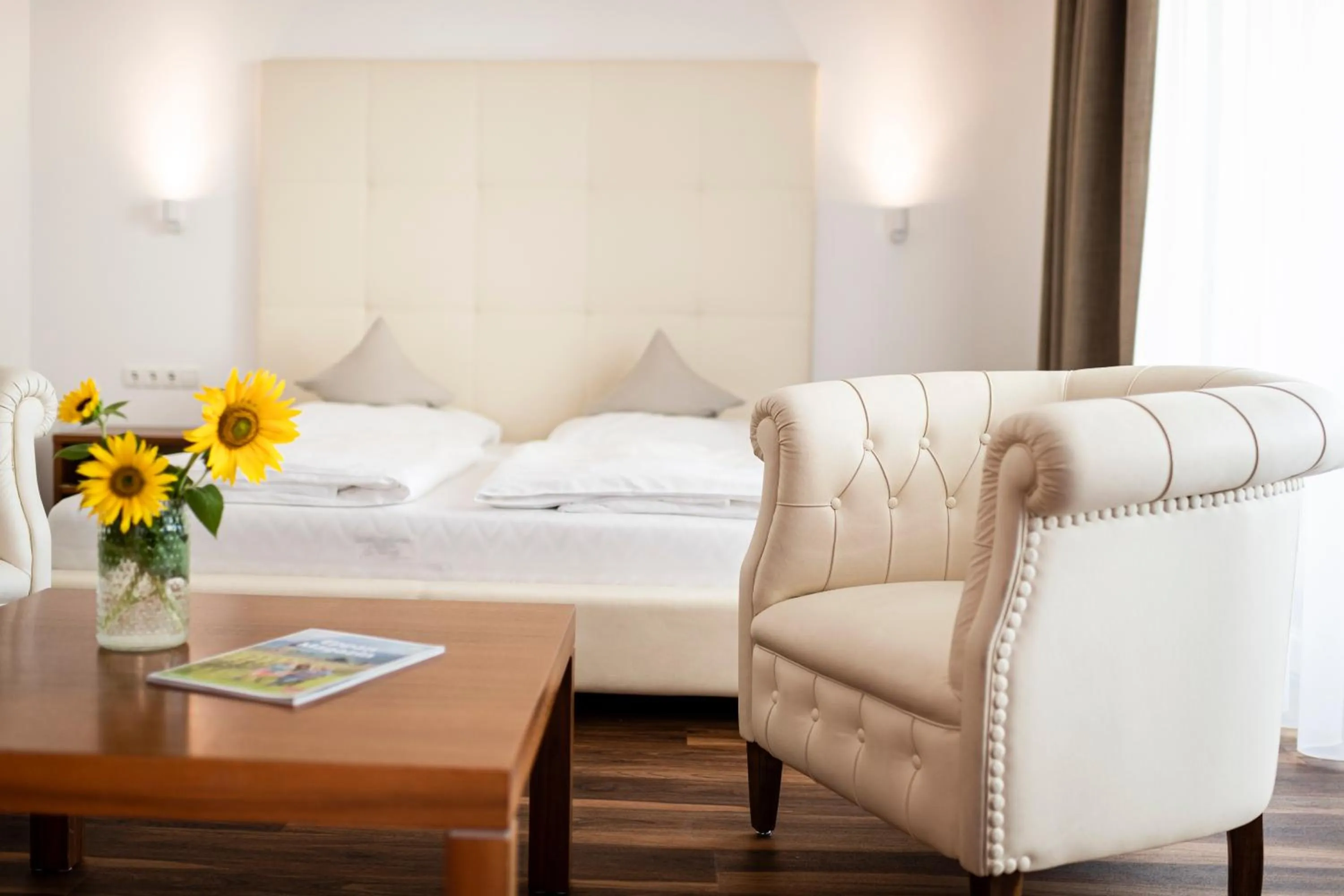 Bedroom, Bed in Hotel Mandelhof