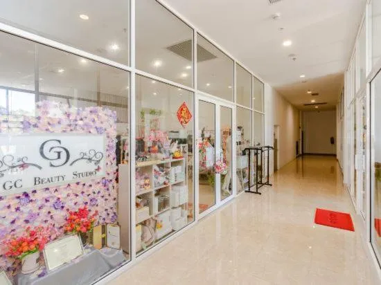 On-site shops in Livingston Hotel