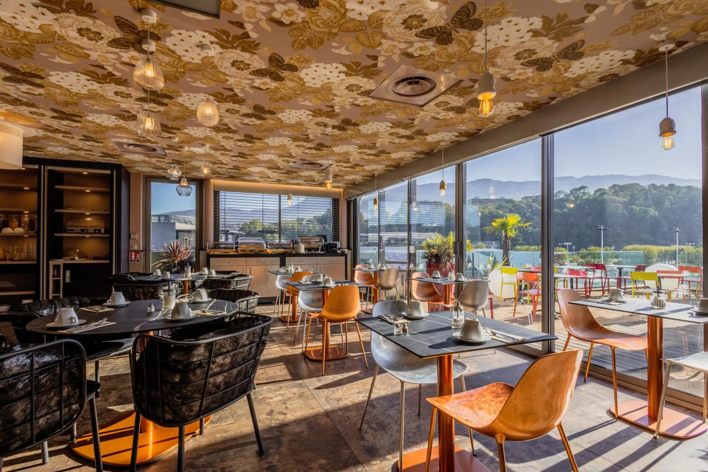 Restaurant/places to eat in Best Western Aquakub