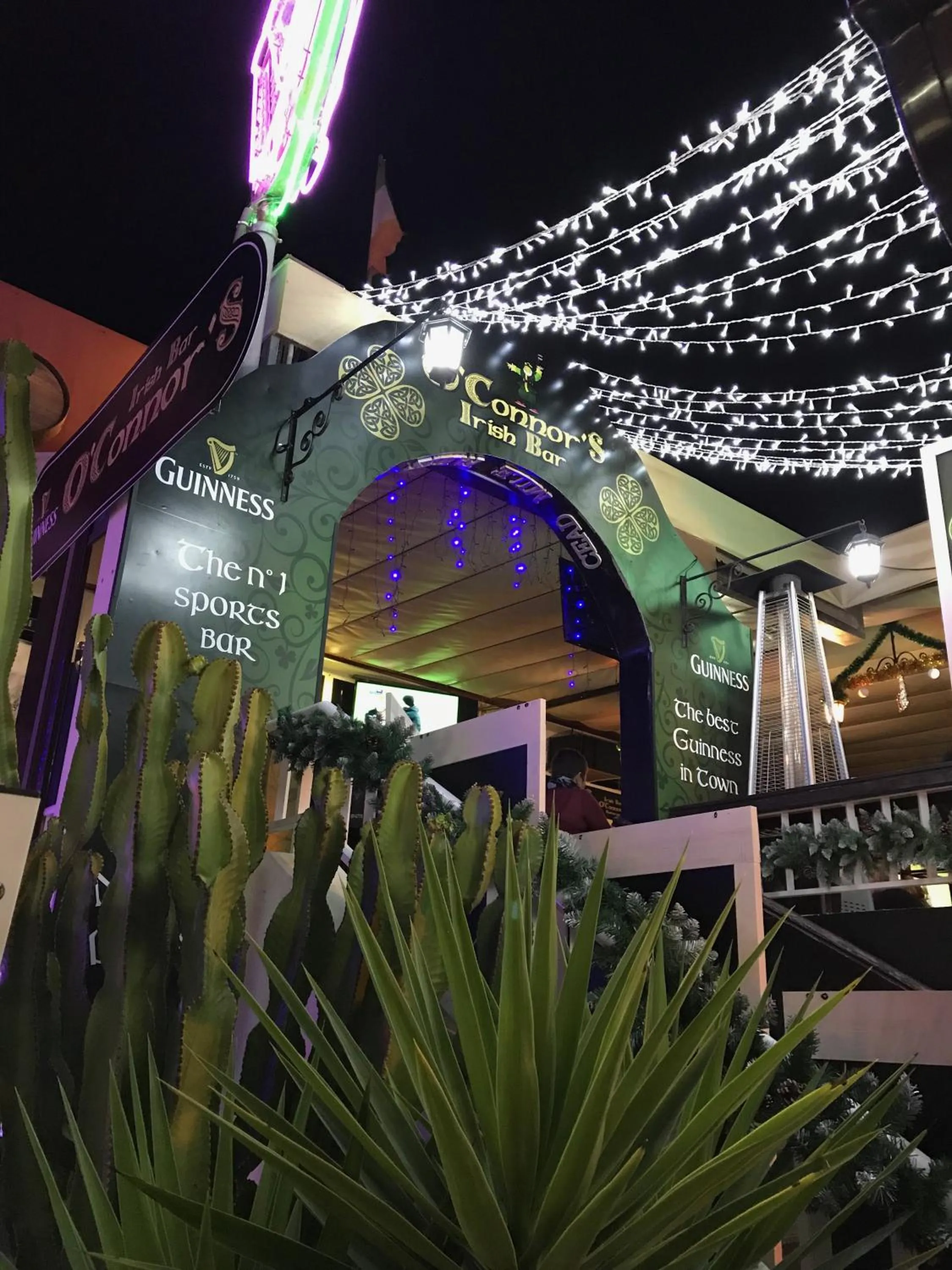 Restaurant/places to eat in Bungalow Silvia