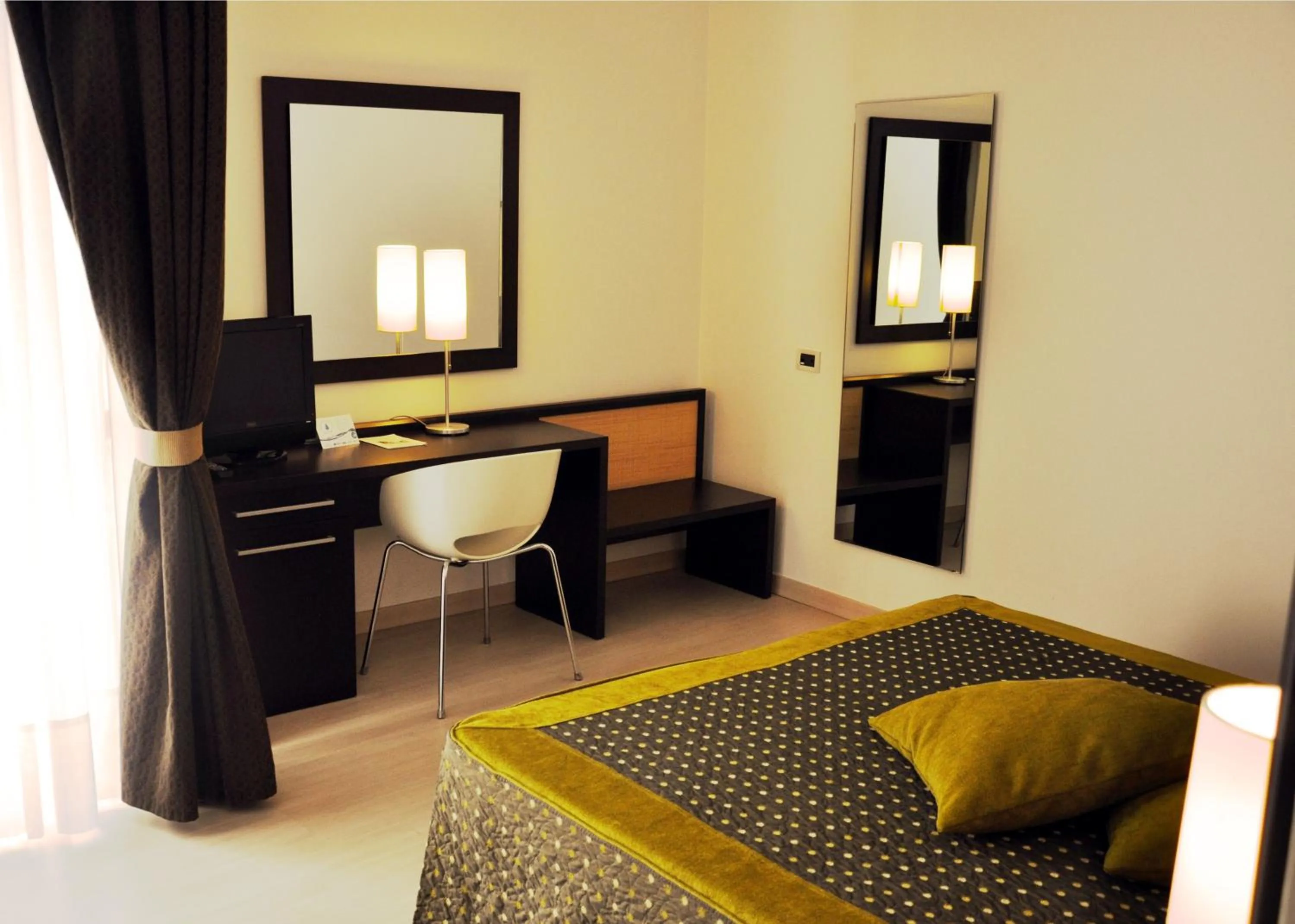 Bedroom, Bed in Il Grillo Hotel