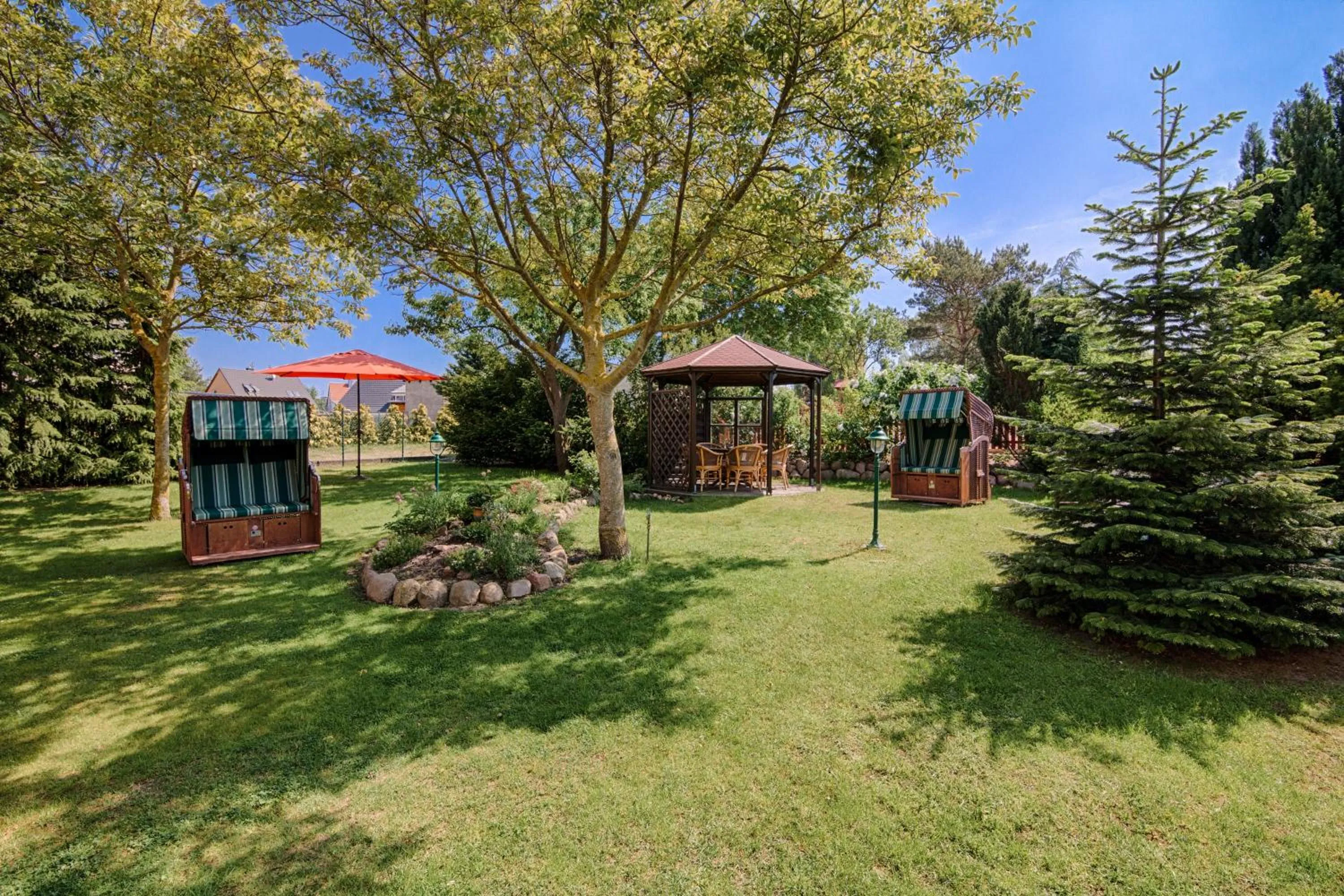 Garden in Hotel Garni Nussbaumhof