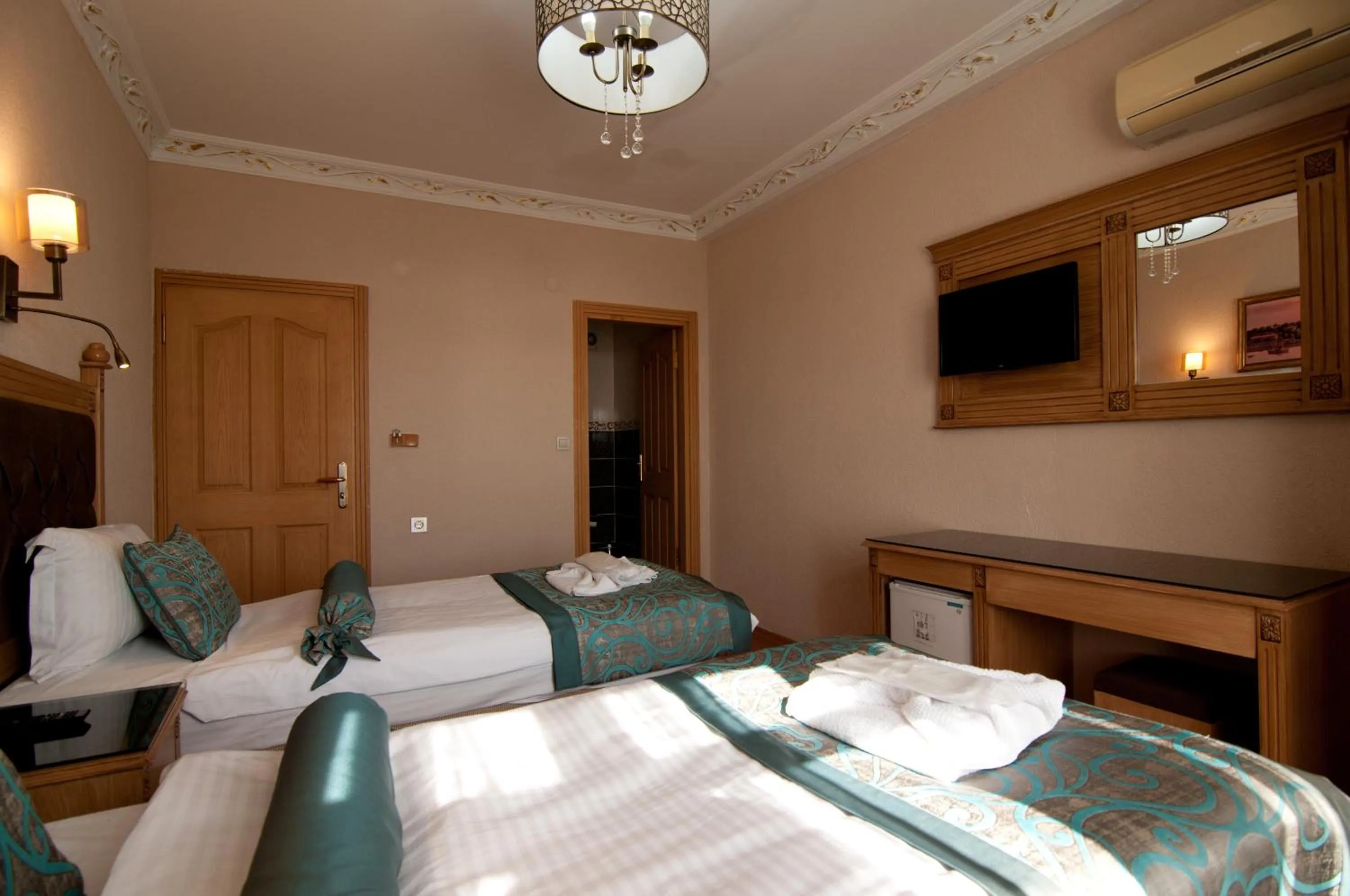 Bed in Blue Tuana Hotel Old City