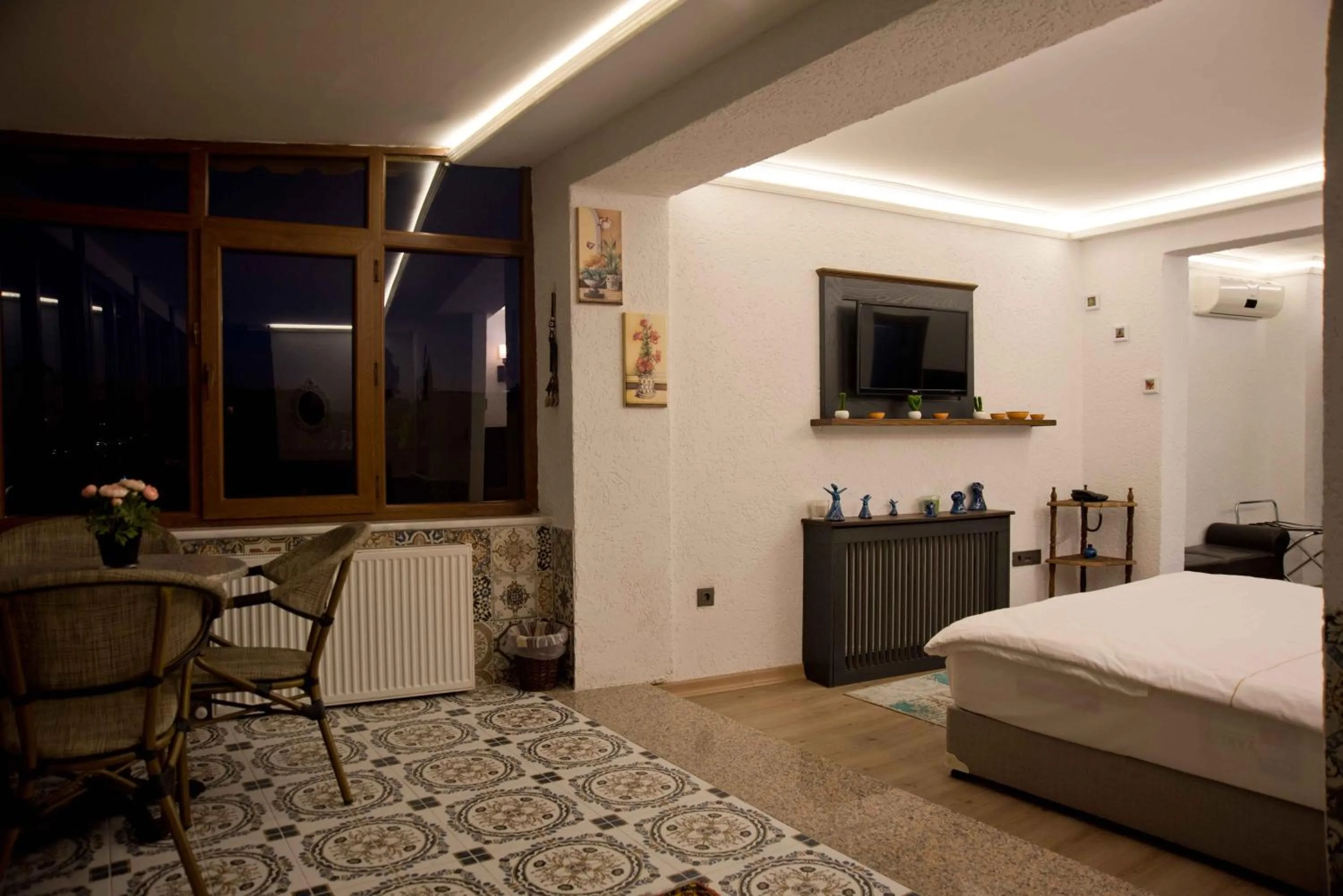 Other, Bed in Blue Tuana Hotel Old City