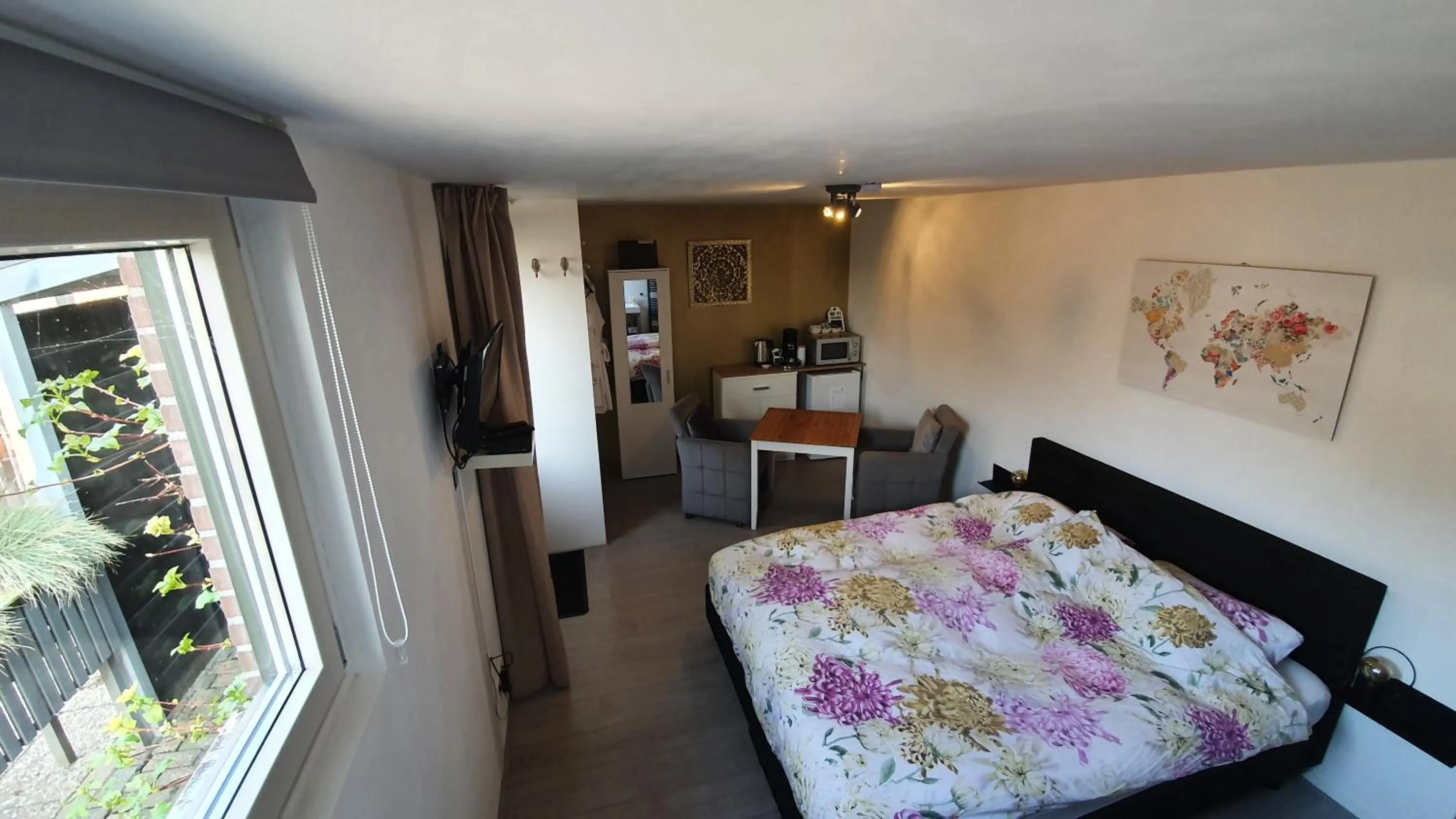 Budget Double Room in Logeren op Dijk43