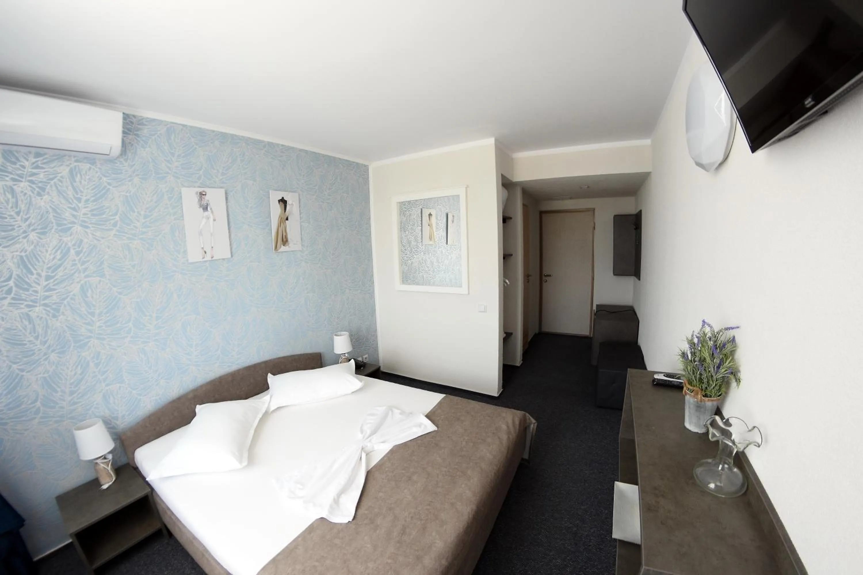 Bed in Hotel Victoria