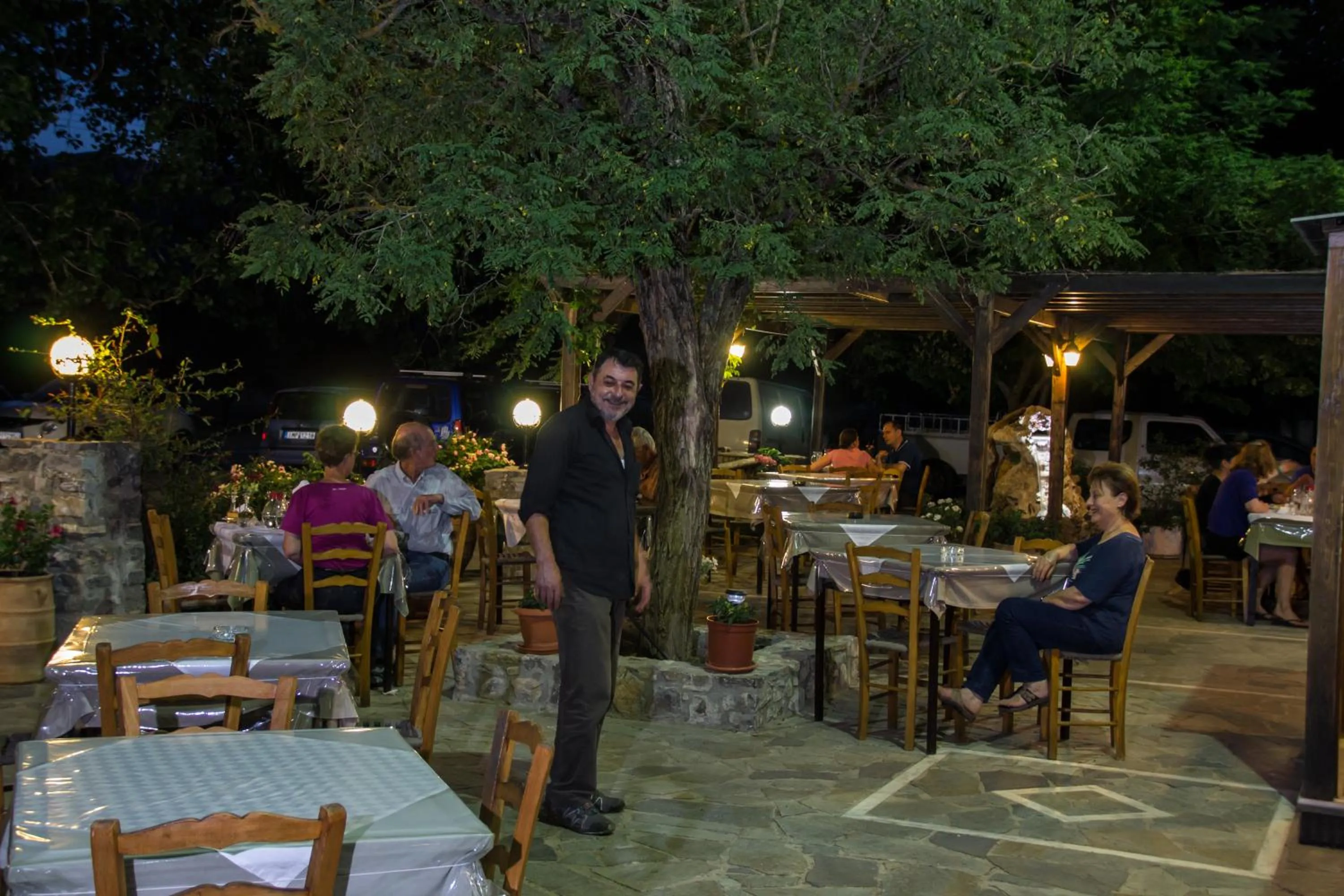 Restaurant/places to eat in Neos Omalos Hotel