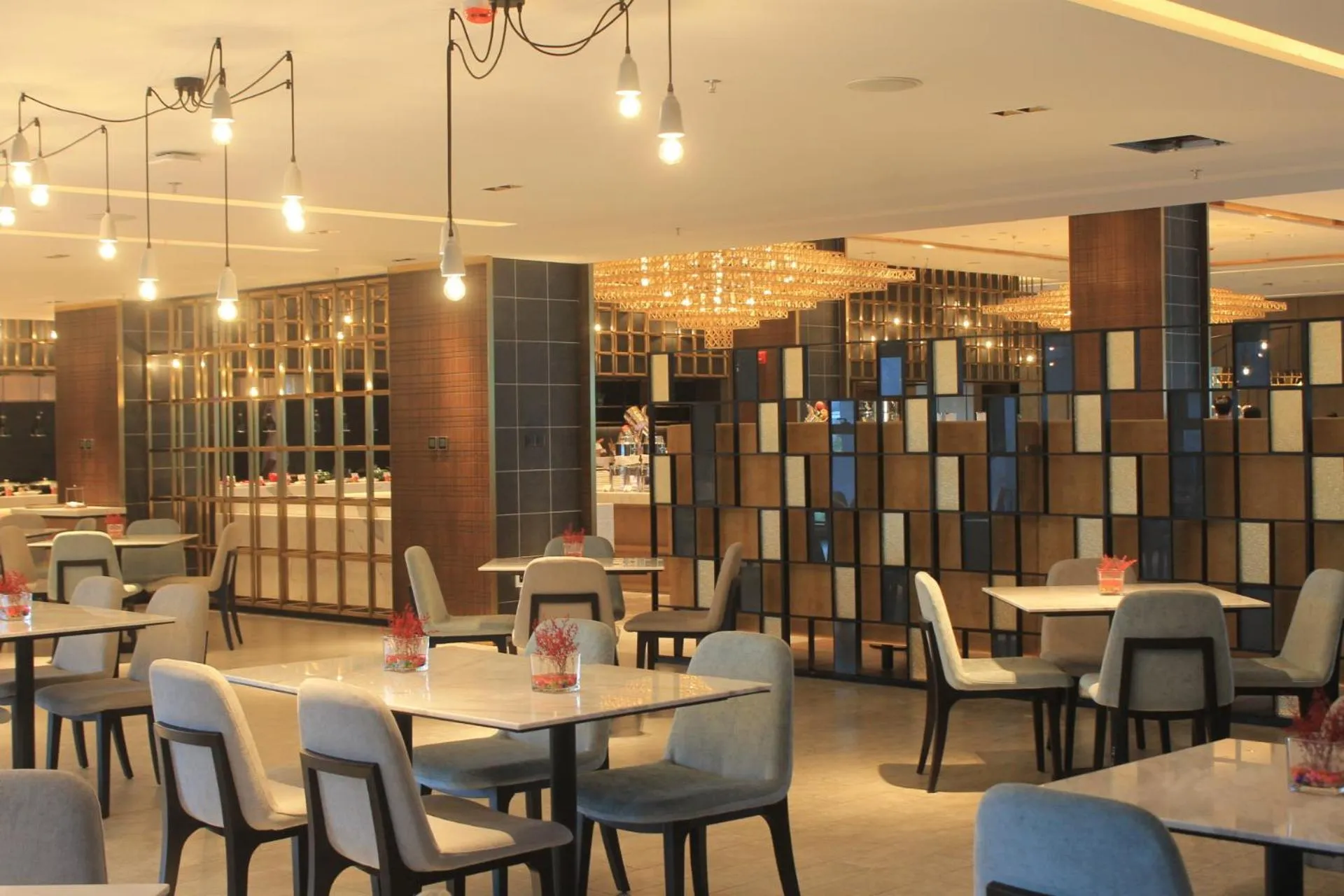 Food and drinks in Wyndham Grand Yangon