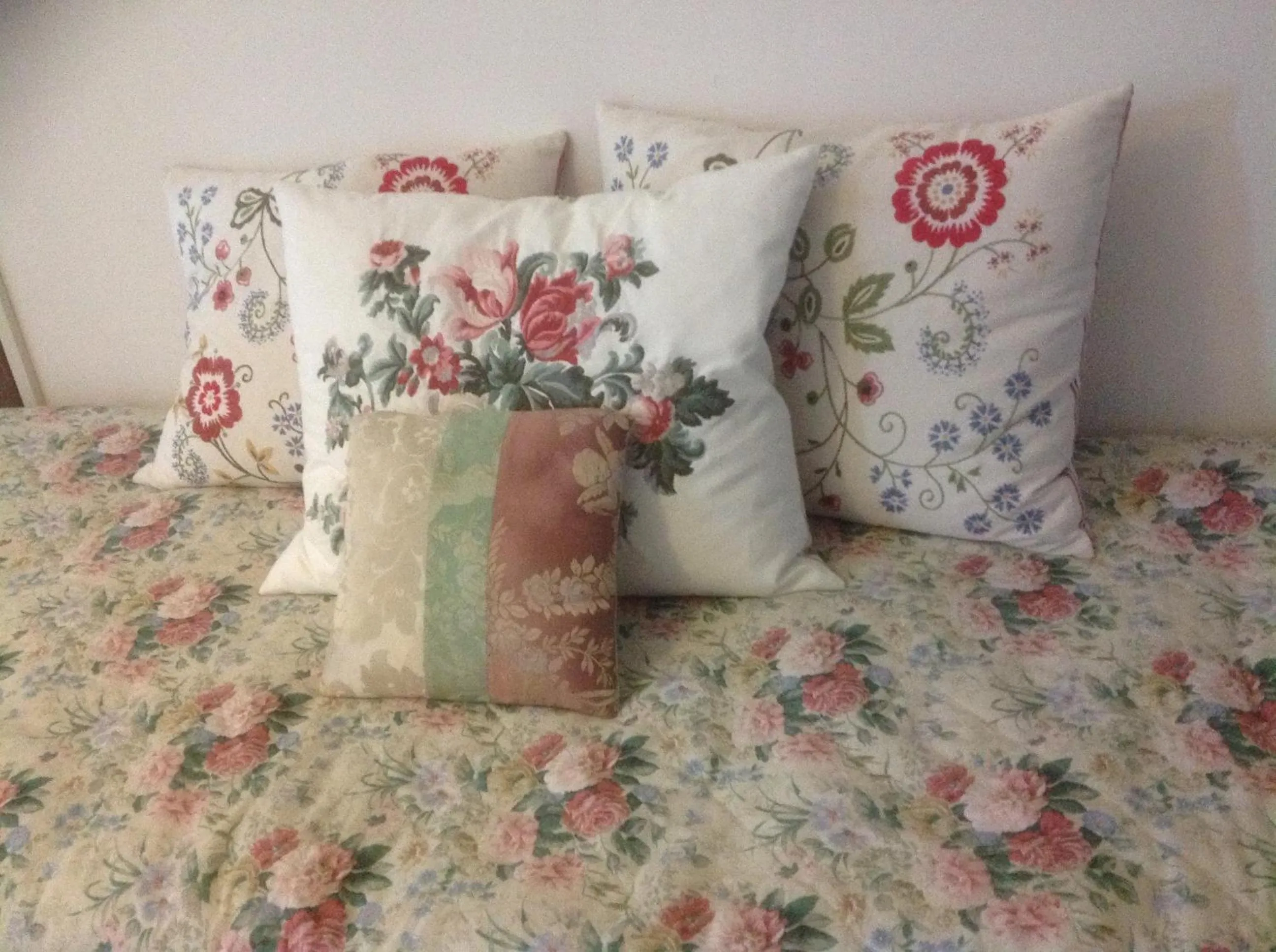 Decorative detail, Bed in B&B Dei Cavalieri