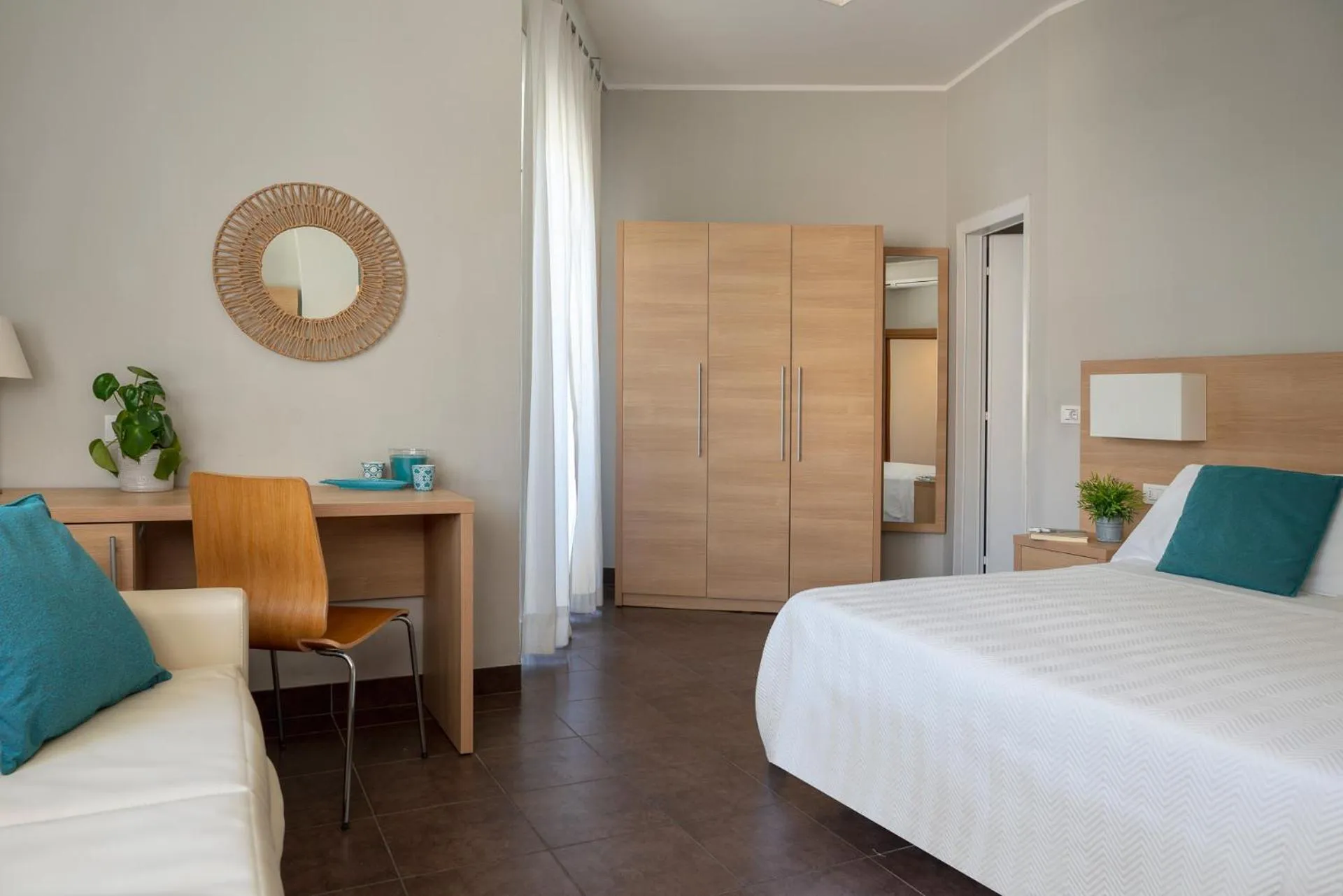 Photo of the whole room, Bed in Duparc Hotel