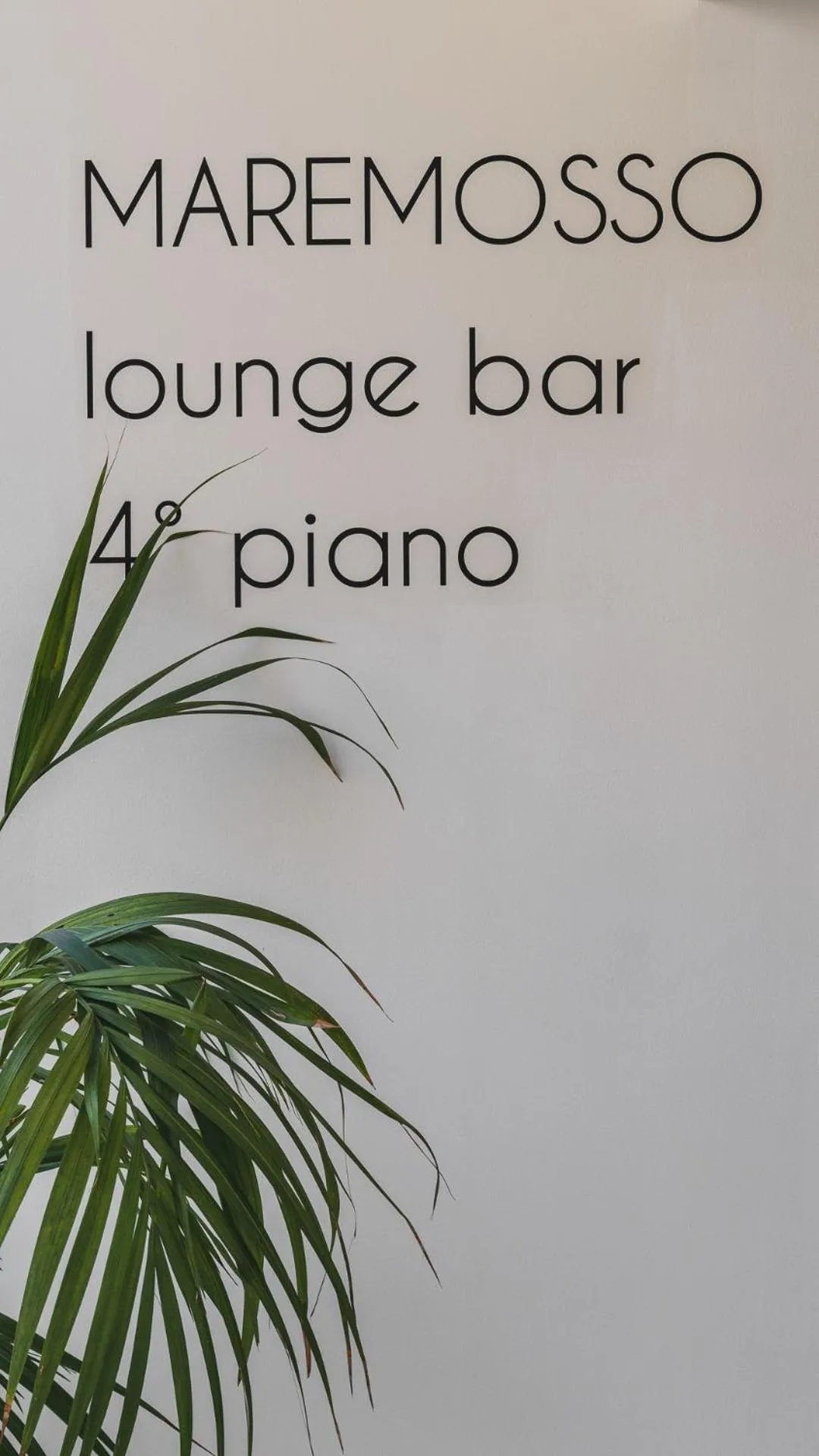 Restaurant/places to eat in Duparc Hotel