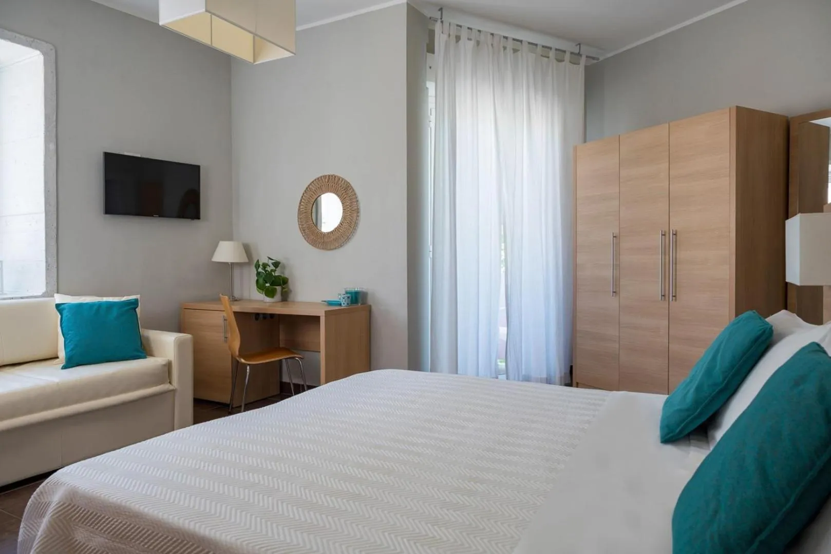 Photo of the whole room, Bed in Duparc Hotel