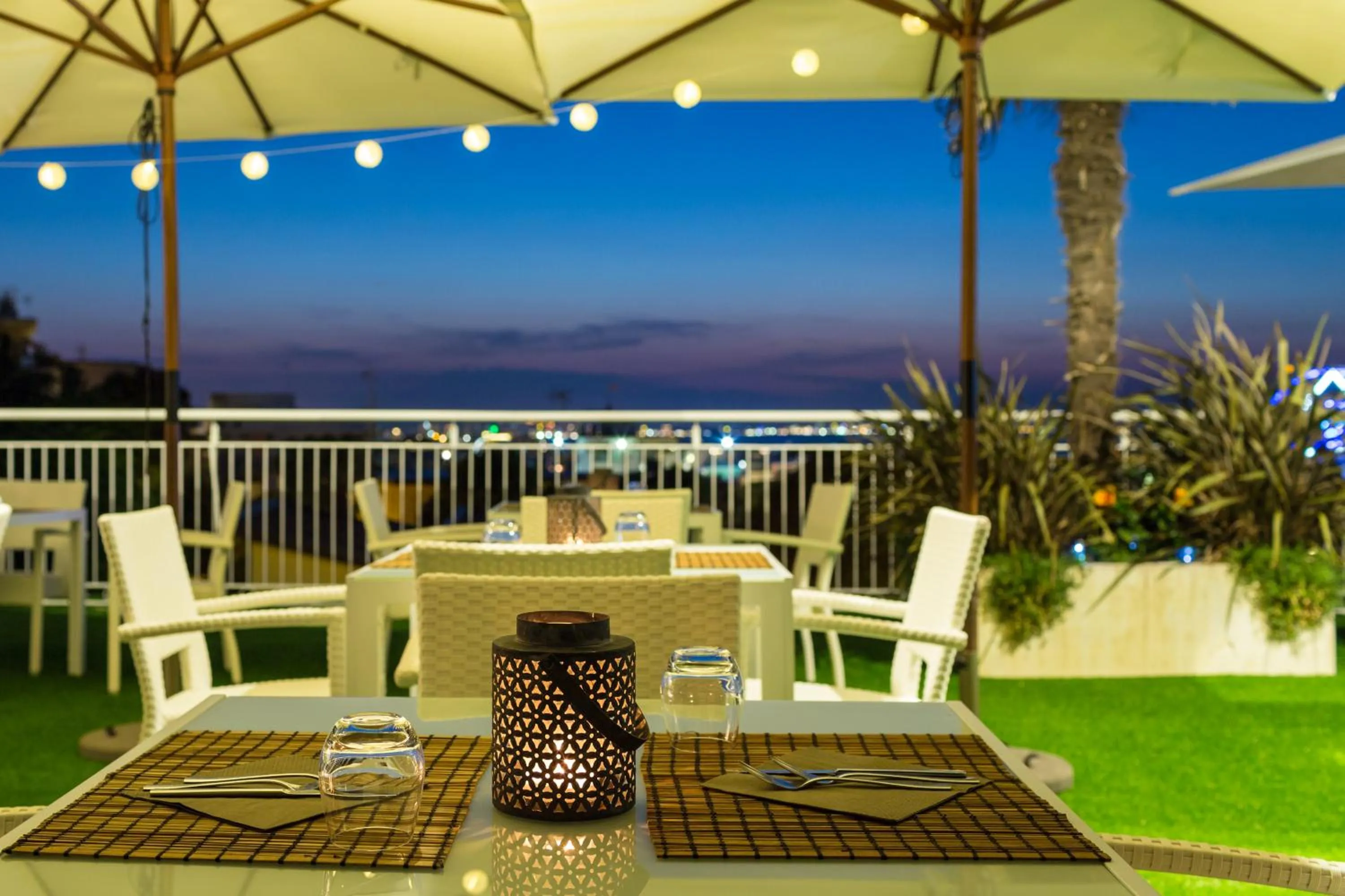 Restaurant/places to eat in Duparc Hotel