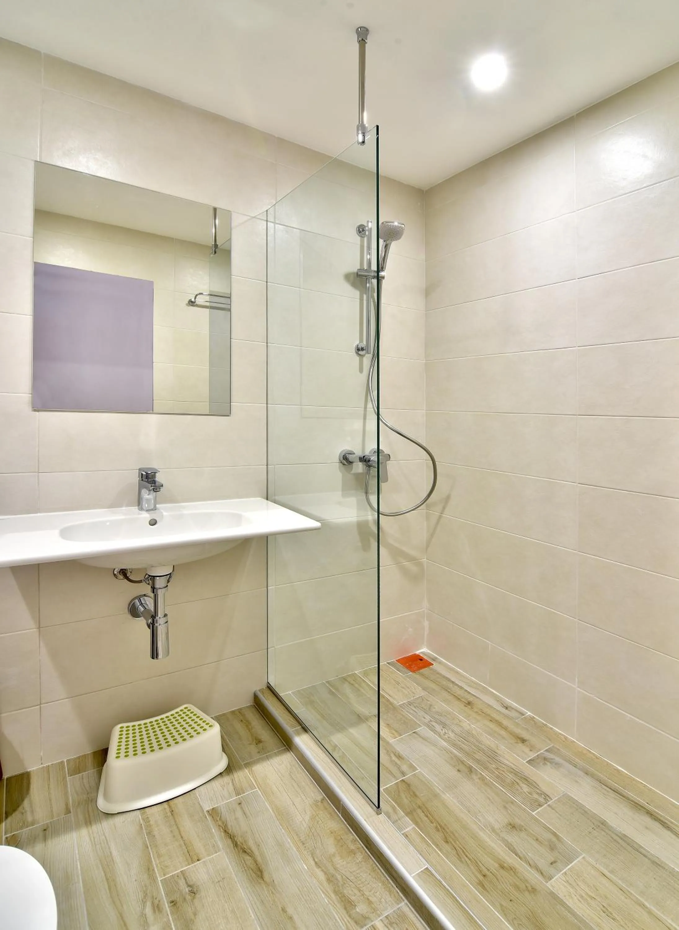 Shower in iHotel Sunny Beach