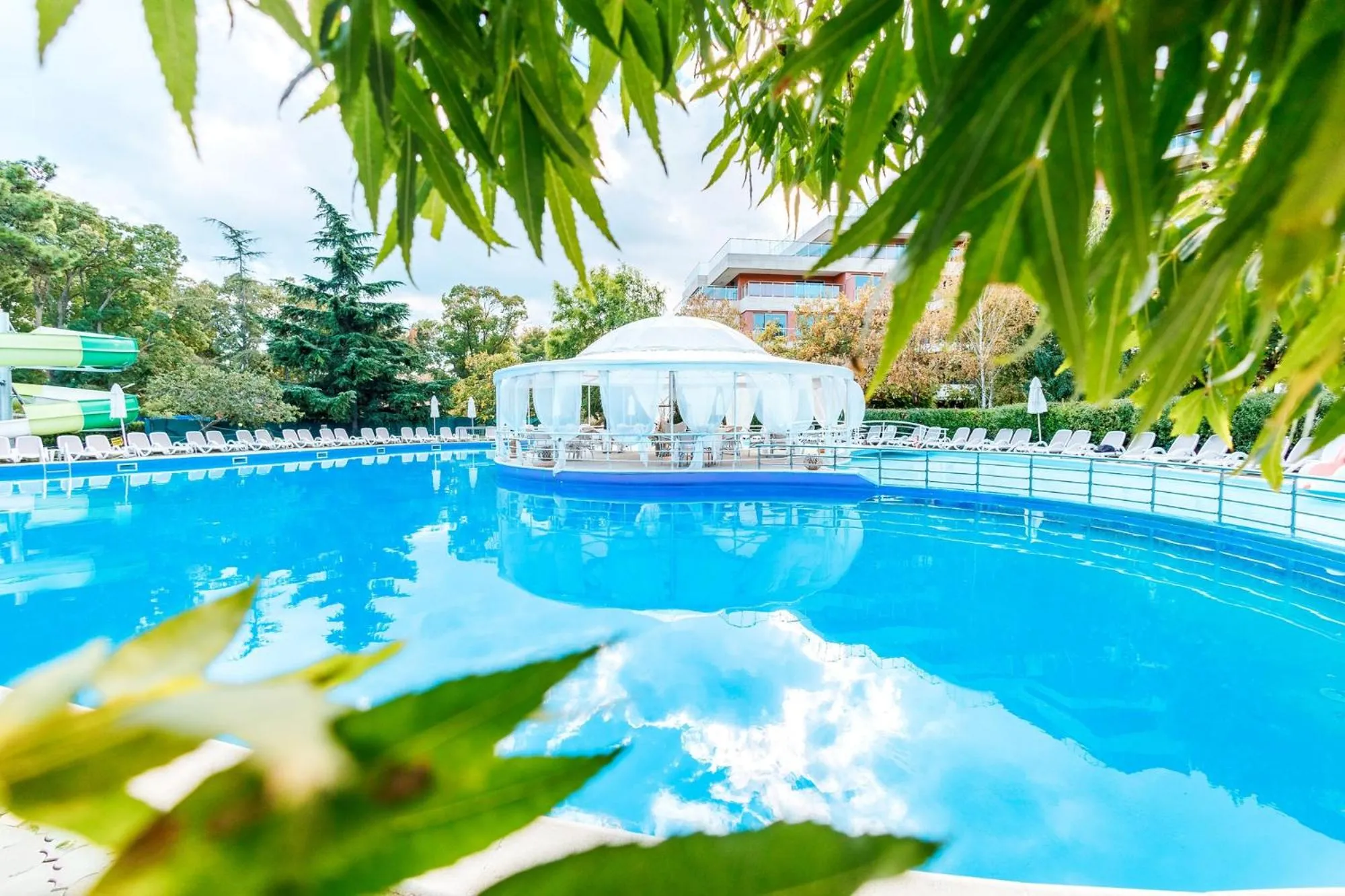 Swimming pool in iHotel Sunny Beach