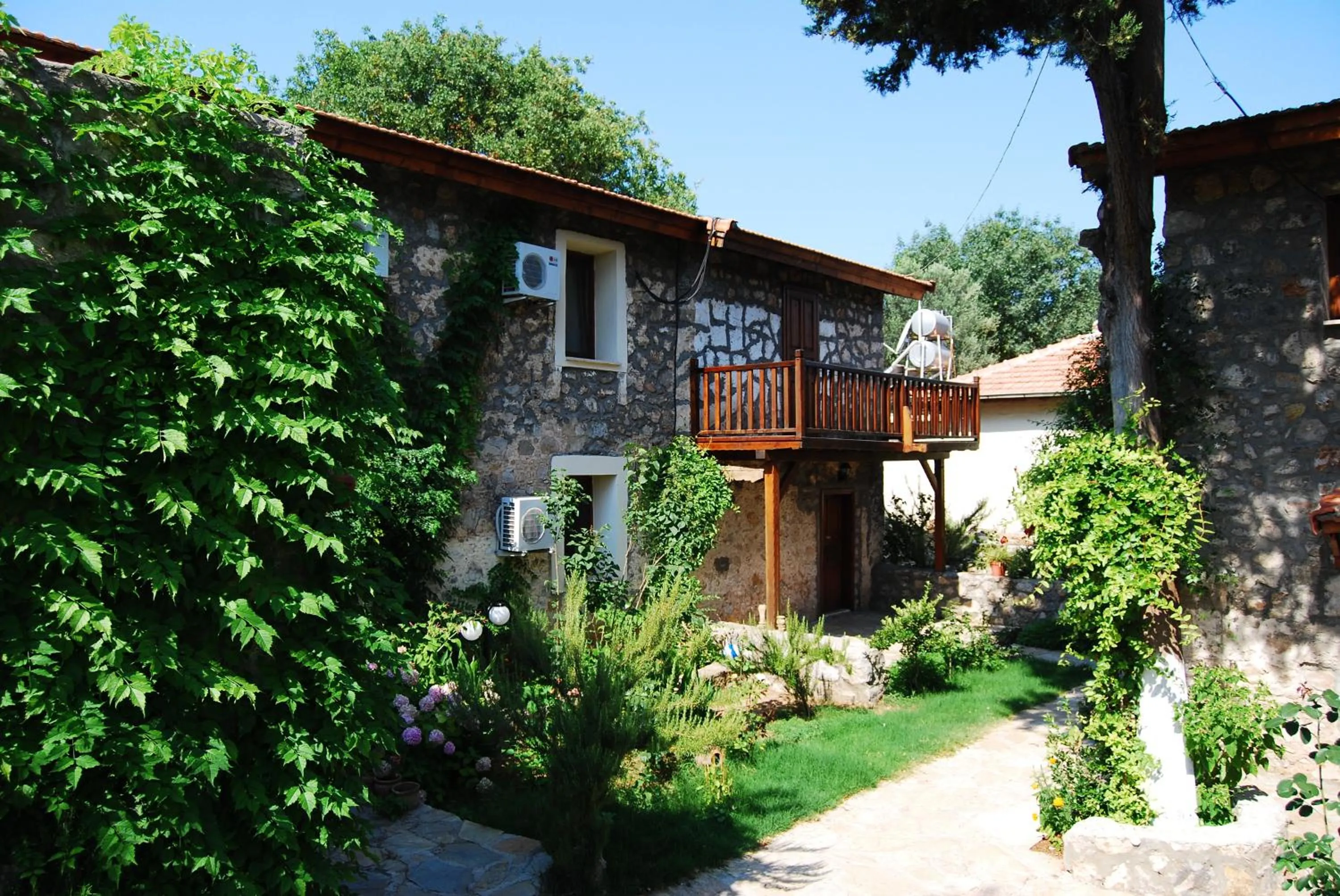 Facade/entrance in Doga Apartments