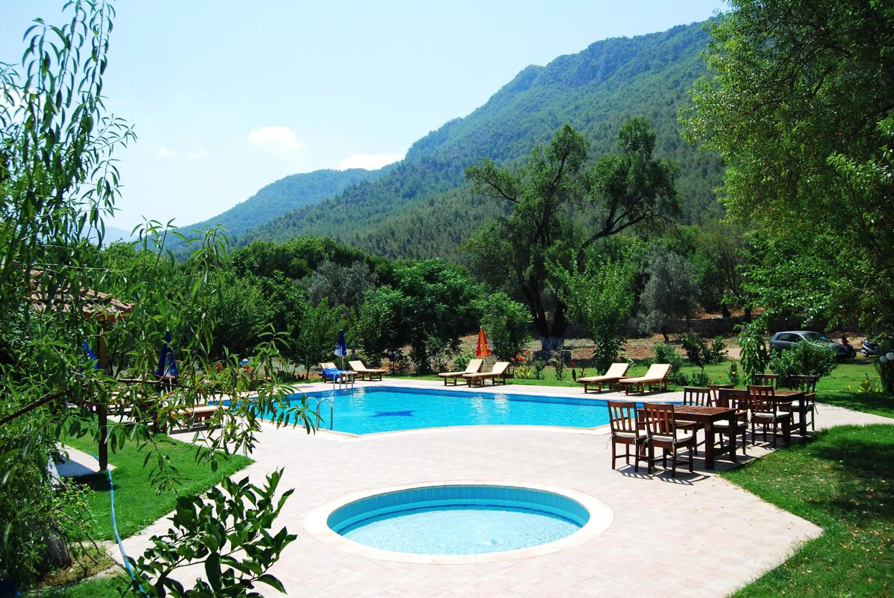 Swimming pool in Doga Apartments