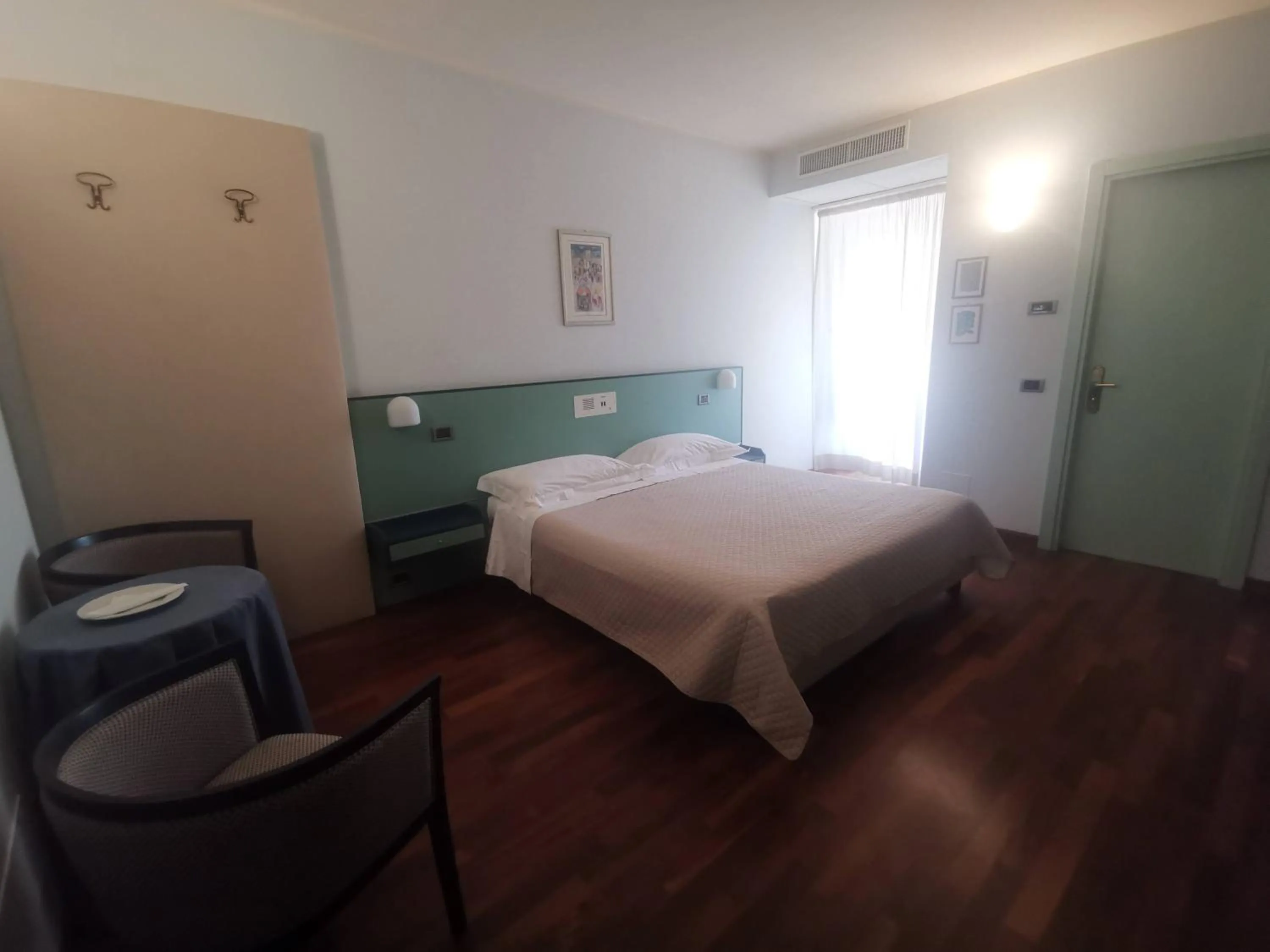 Bedroom, Bed in Deco Hotel