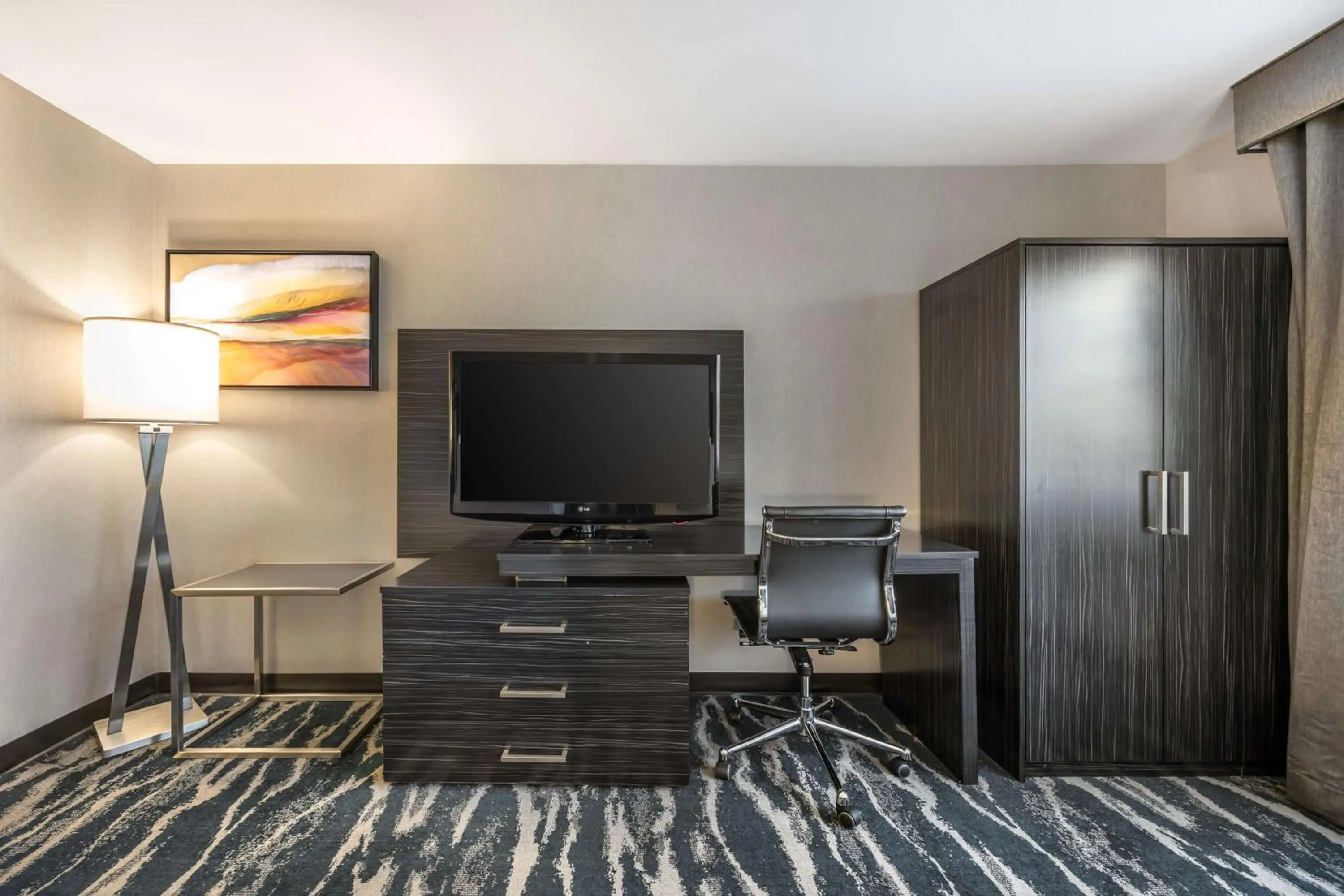 Bedroom in Best Western Plus North Las Vegas Inn & Suites