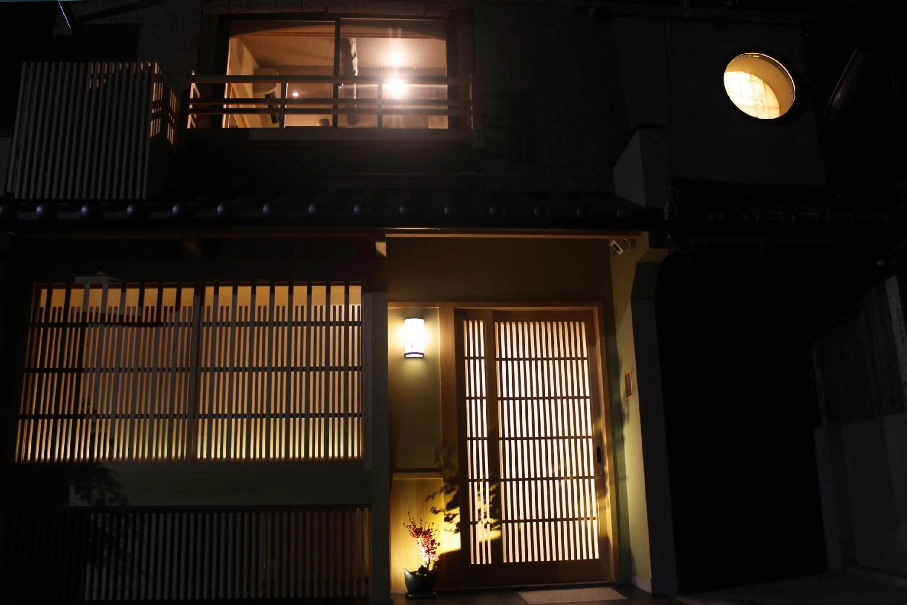 Property building in Kyomachiya Ebisu