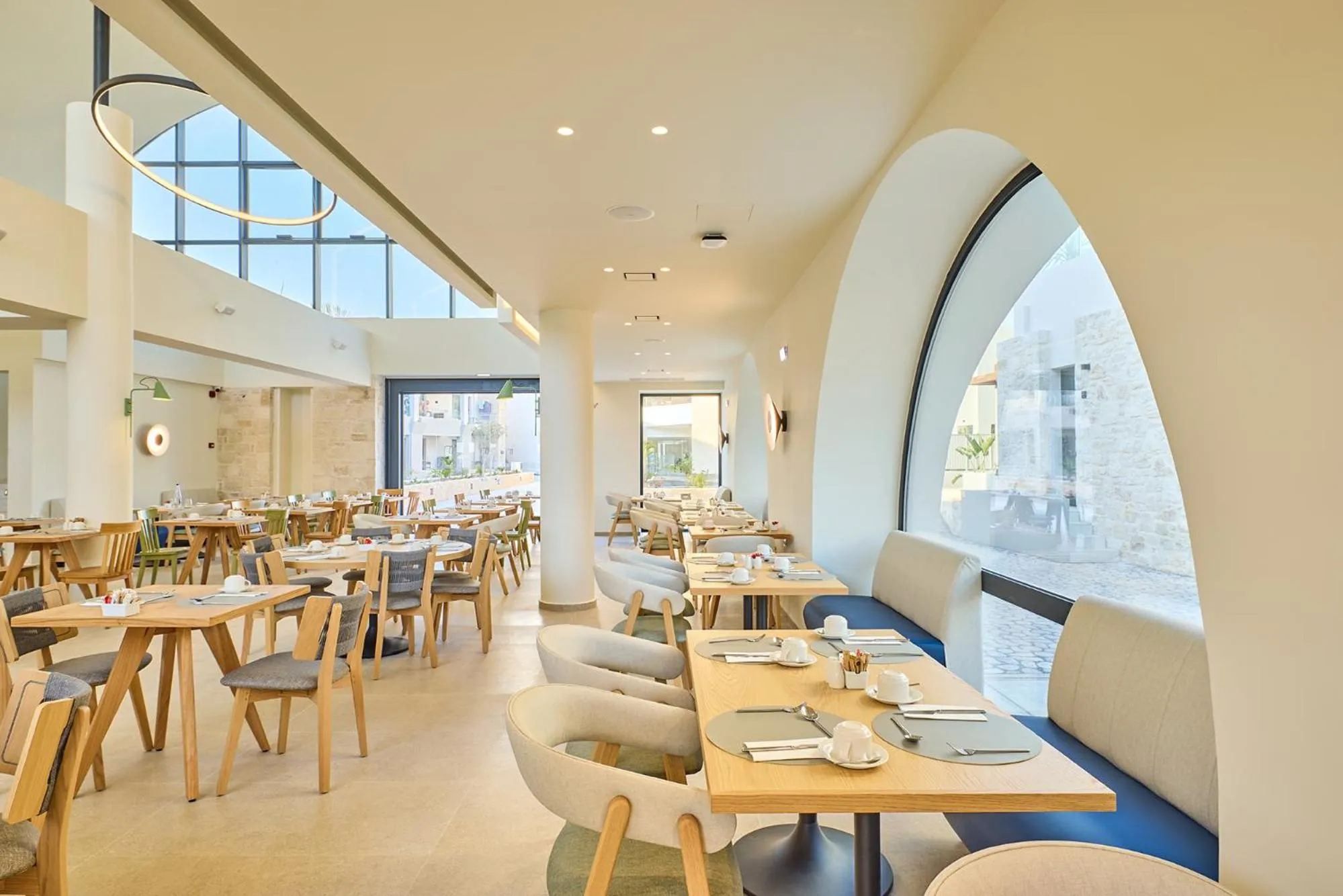 Restaurant/places to eat in Paralos Kosta Alímia