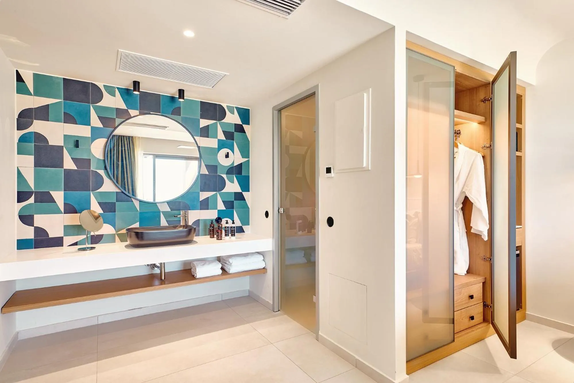 Bathroom in Paralos Kosta Alímia