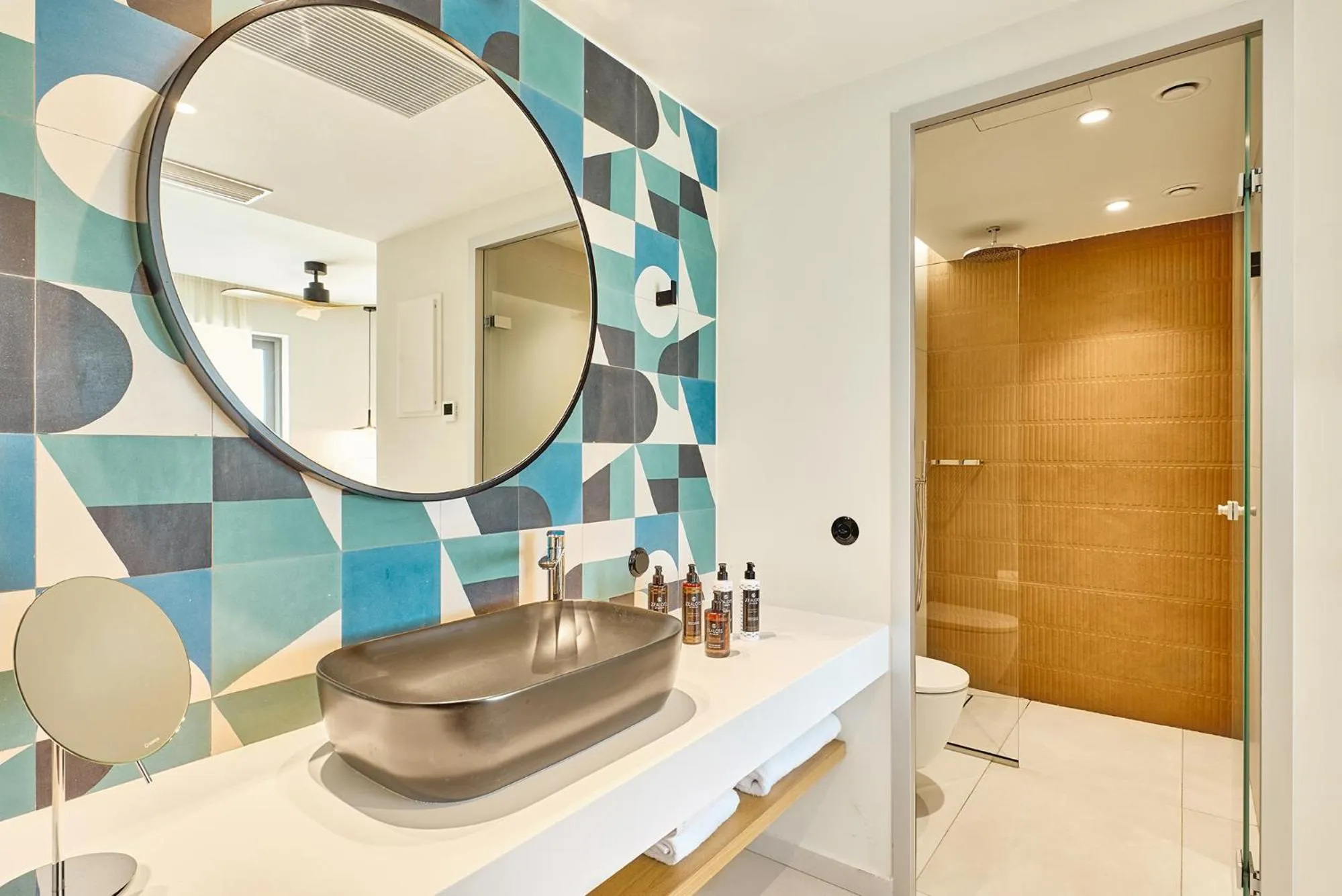 Bathroom in Paralos Kosta Alímia