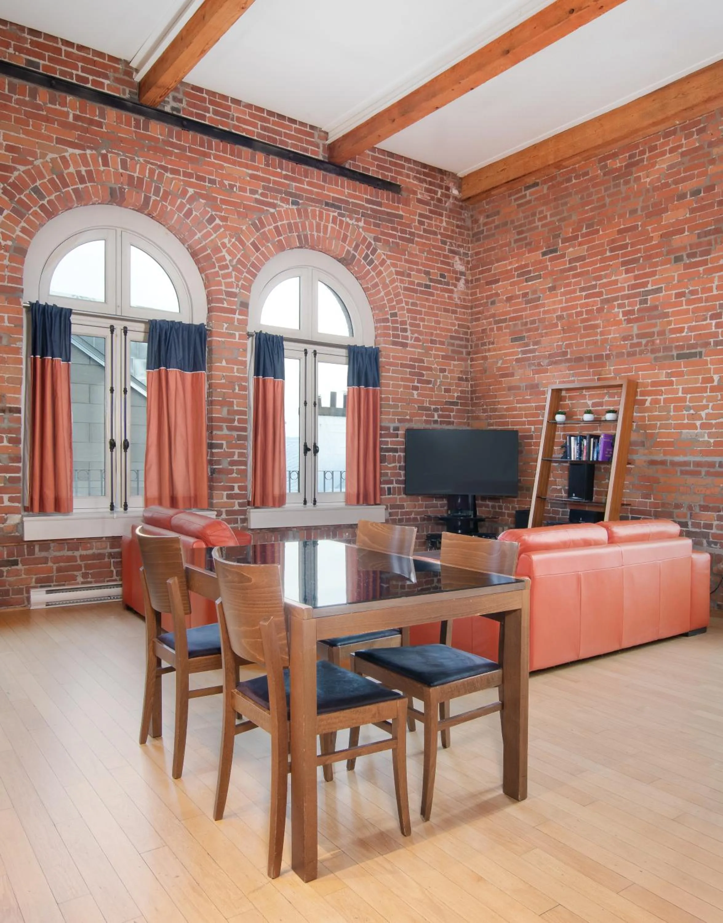 Apartment 304 in Les Lofts 1048