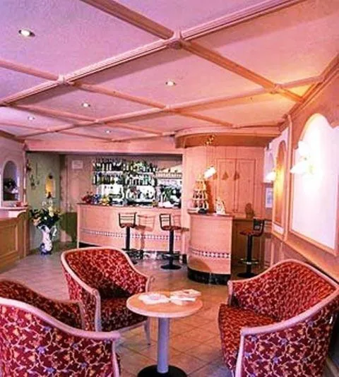 Communal lounge/ TV room in Hotel Piancastello