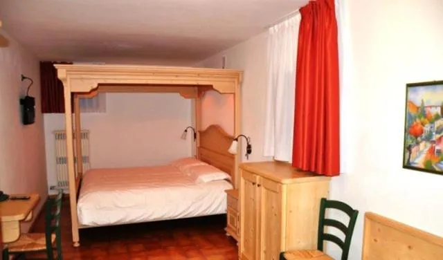 Bedroom, Bed in Hotel Piancastello