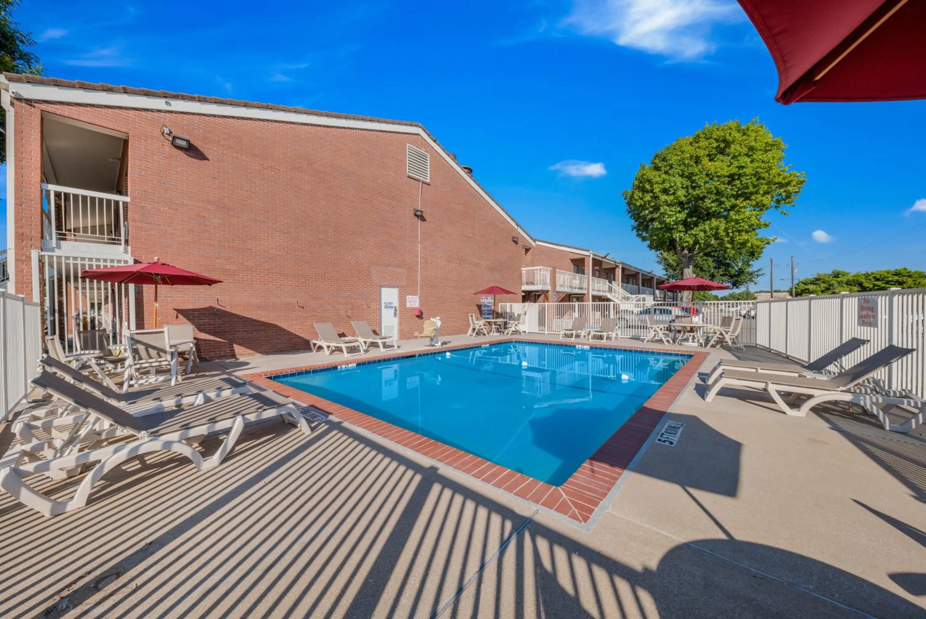 Swimming pool in Motel 6-Plano, TX - Plano Northeast