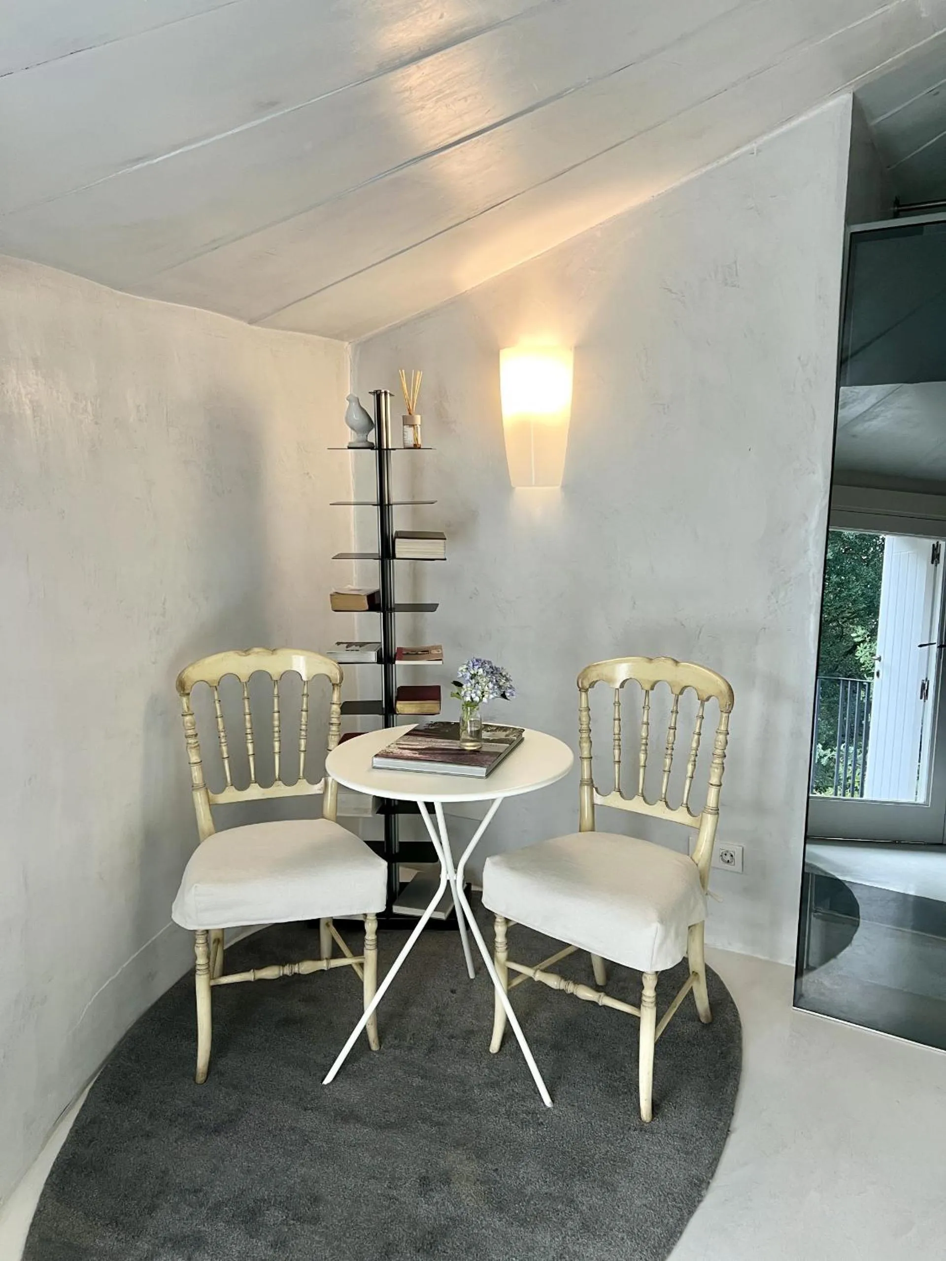 Seating area in Enoturismo Novavila Rias Baixas Wine Design