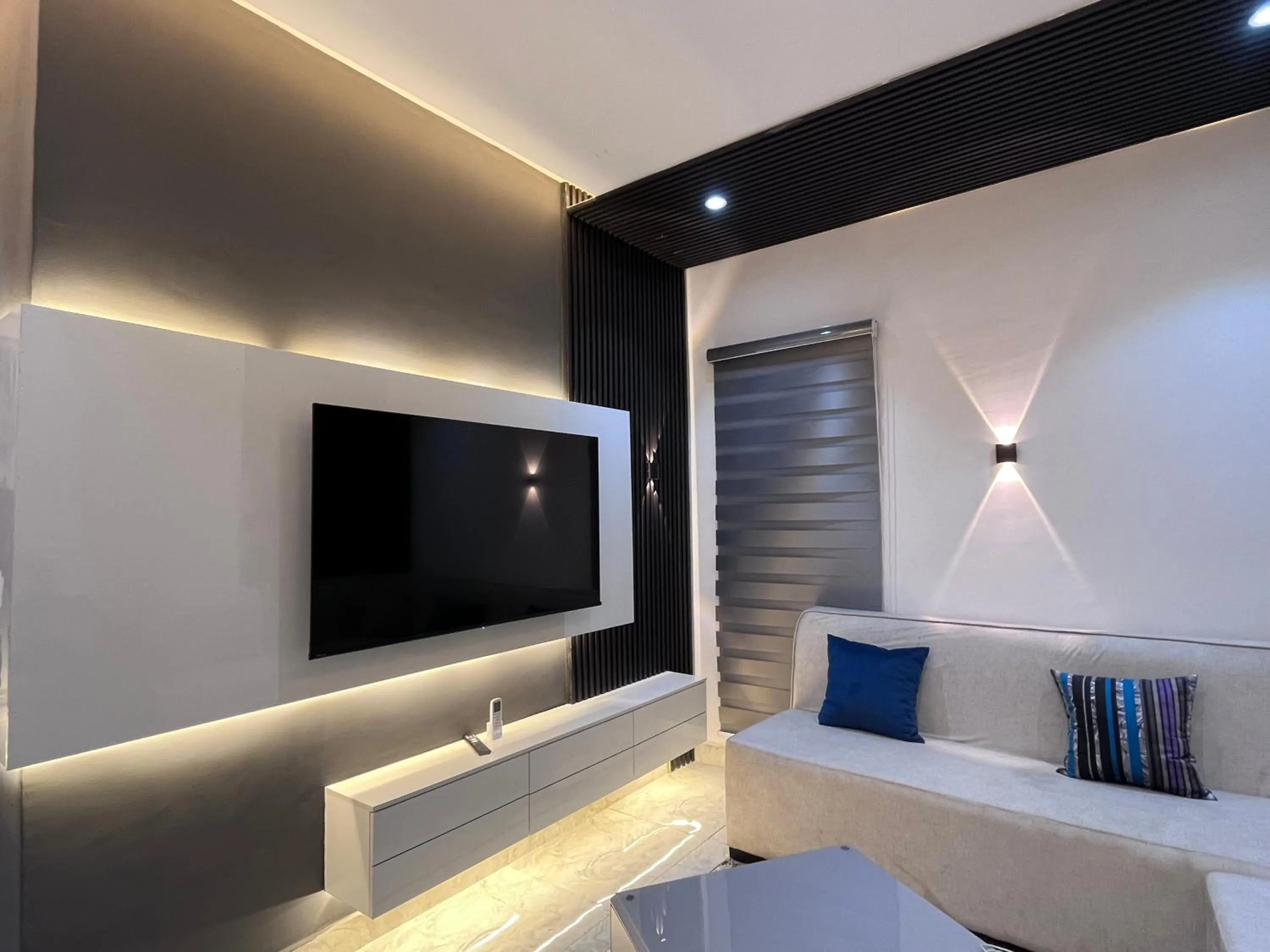 Bed in Blackwood Hotels