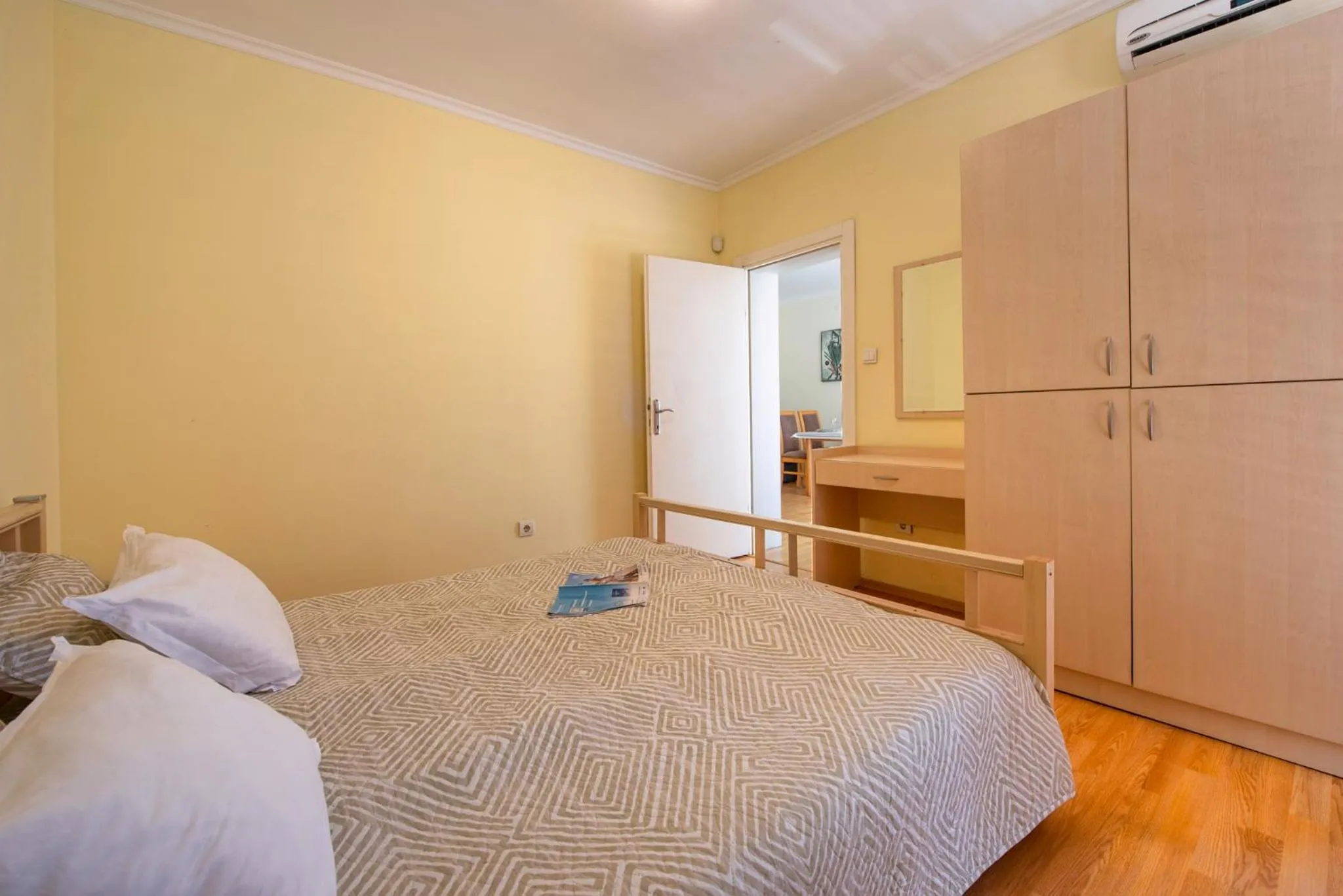 Bedroom in Sun City I Apartments