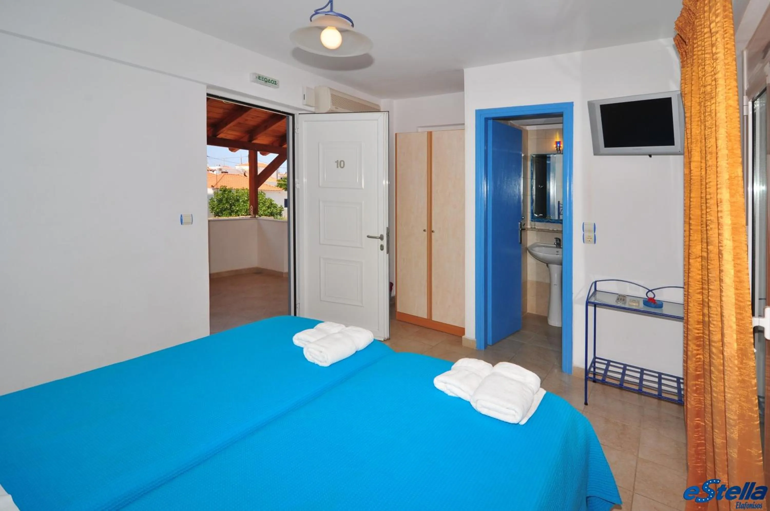 Bedroom, Bed in Estella Studios