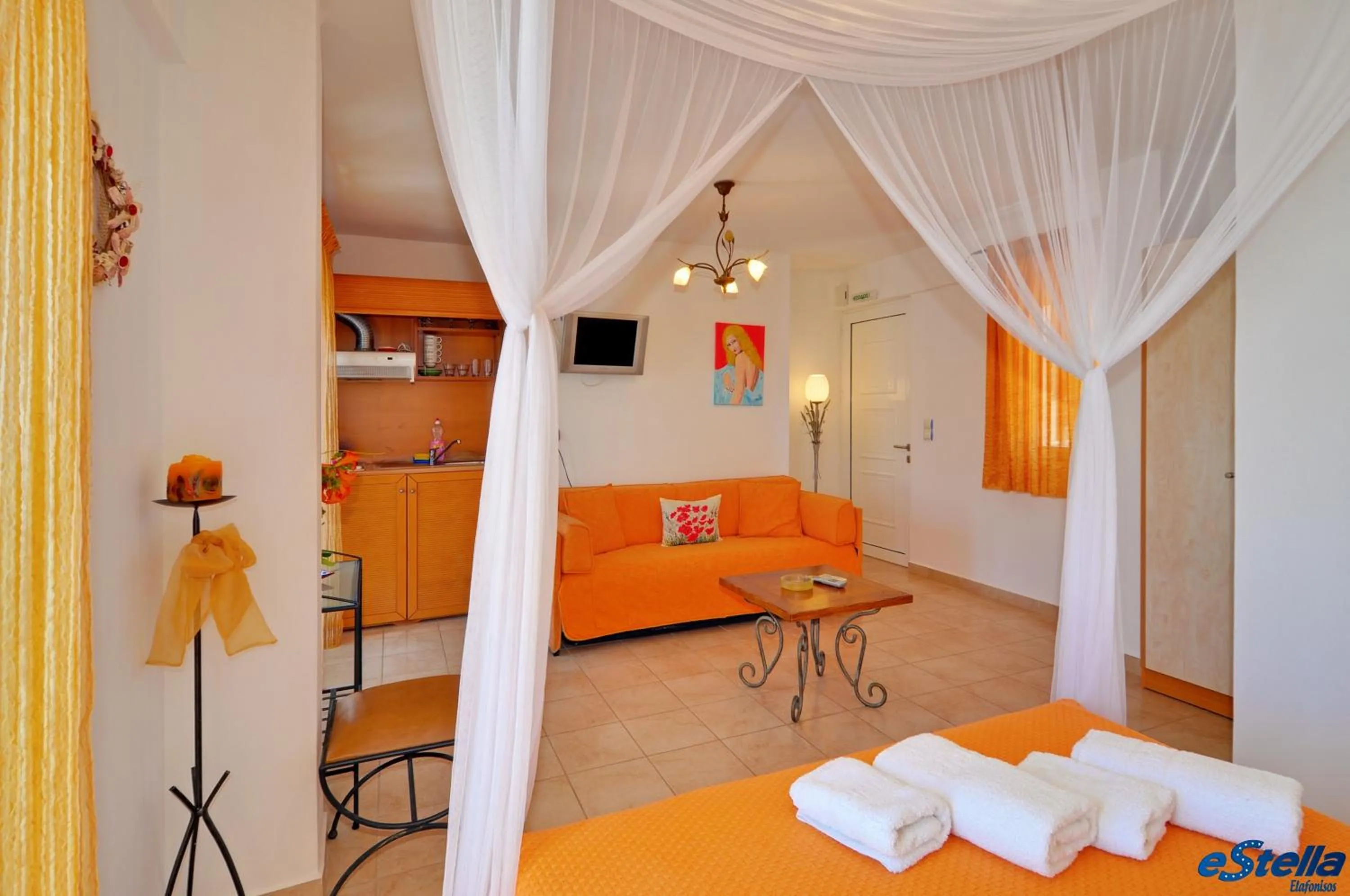 Seating area, Bed in Estella Studios